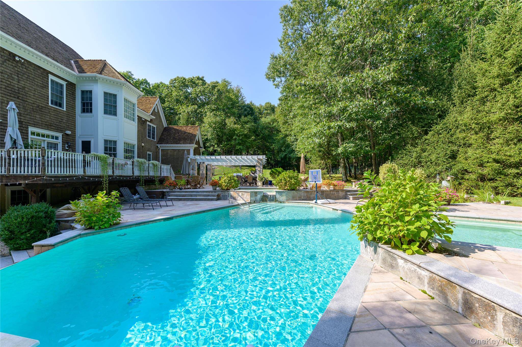 Pound Ridge, NY 10576,199 Upper Shad RD
