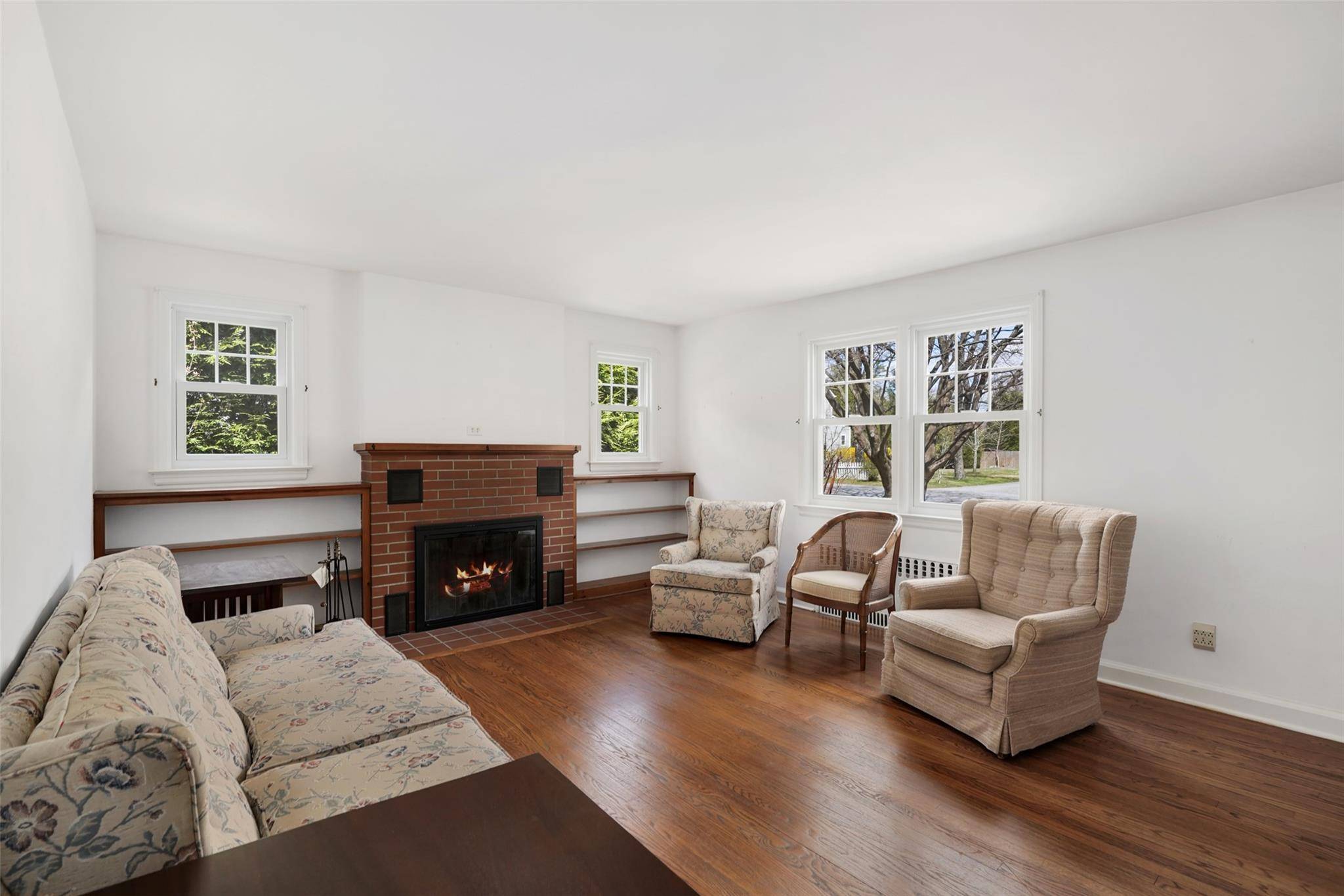 Bedford, NY 10506,21 Vinton AVE