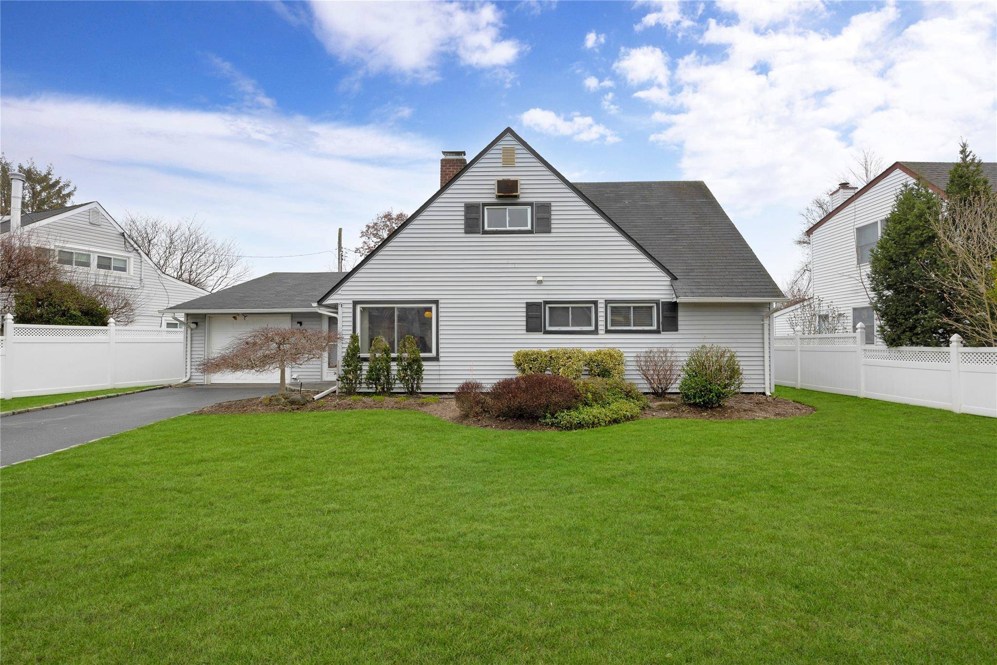 Wantagh, NY 11793,80 Tardy LN