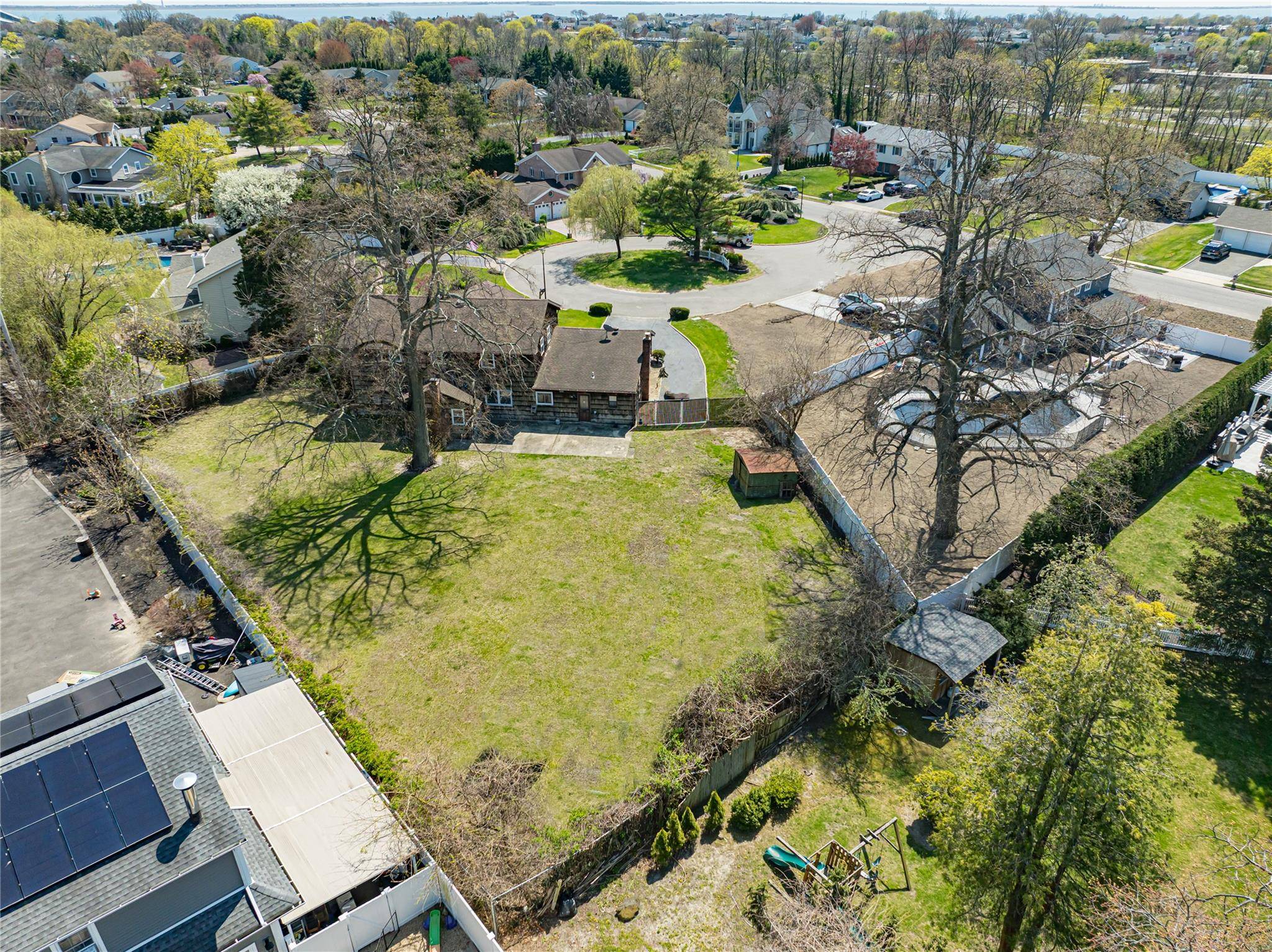 West Islip, NY 11795,9 Mallard CV