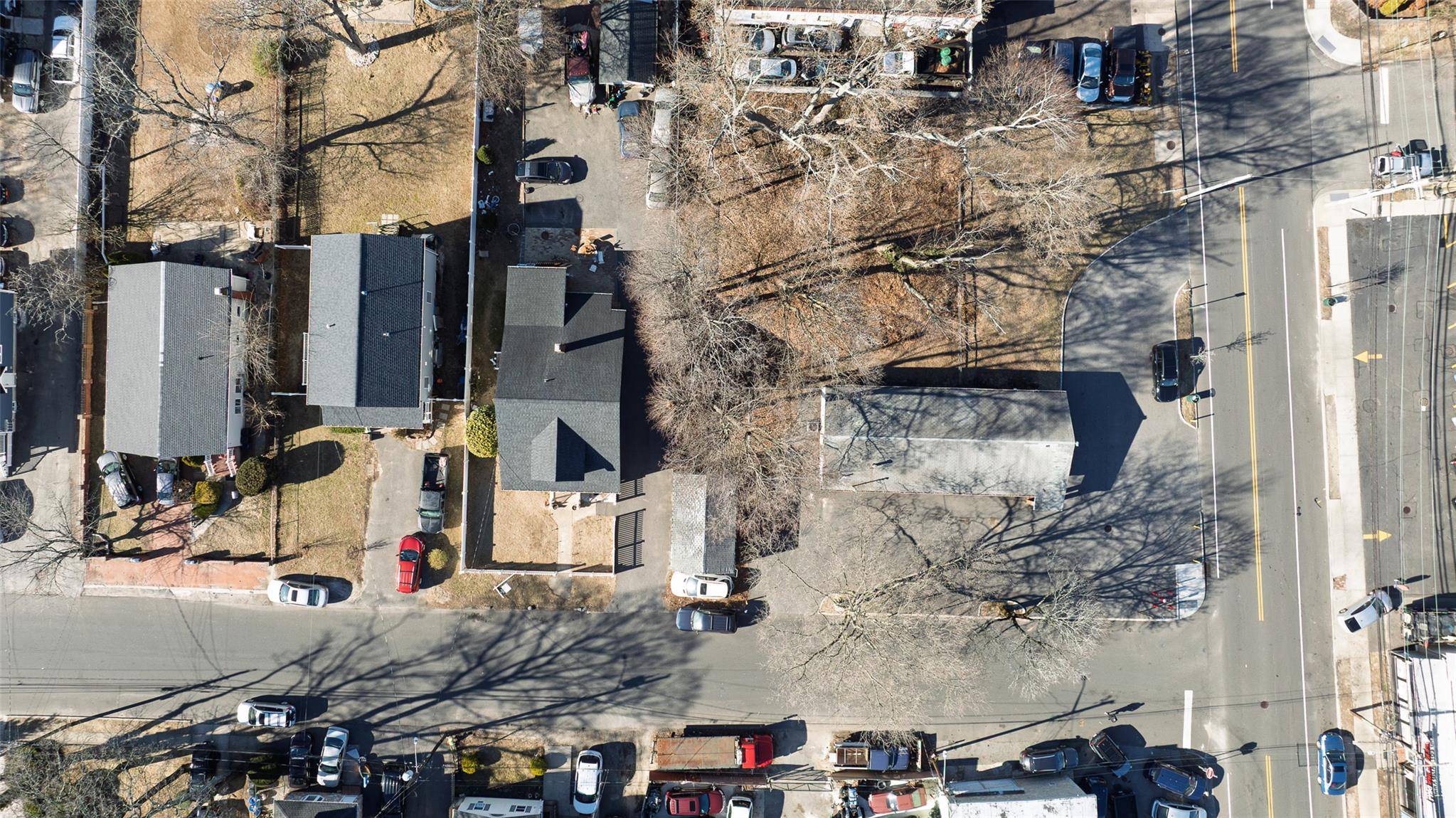 Huntington Station, NY 11746,E 12th ST