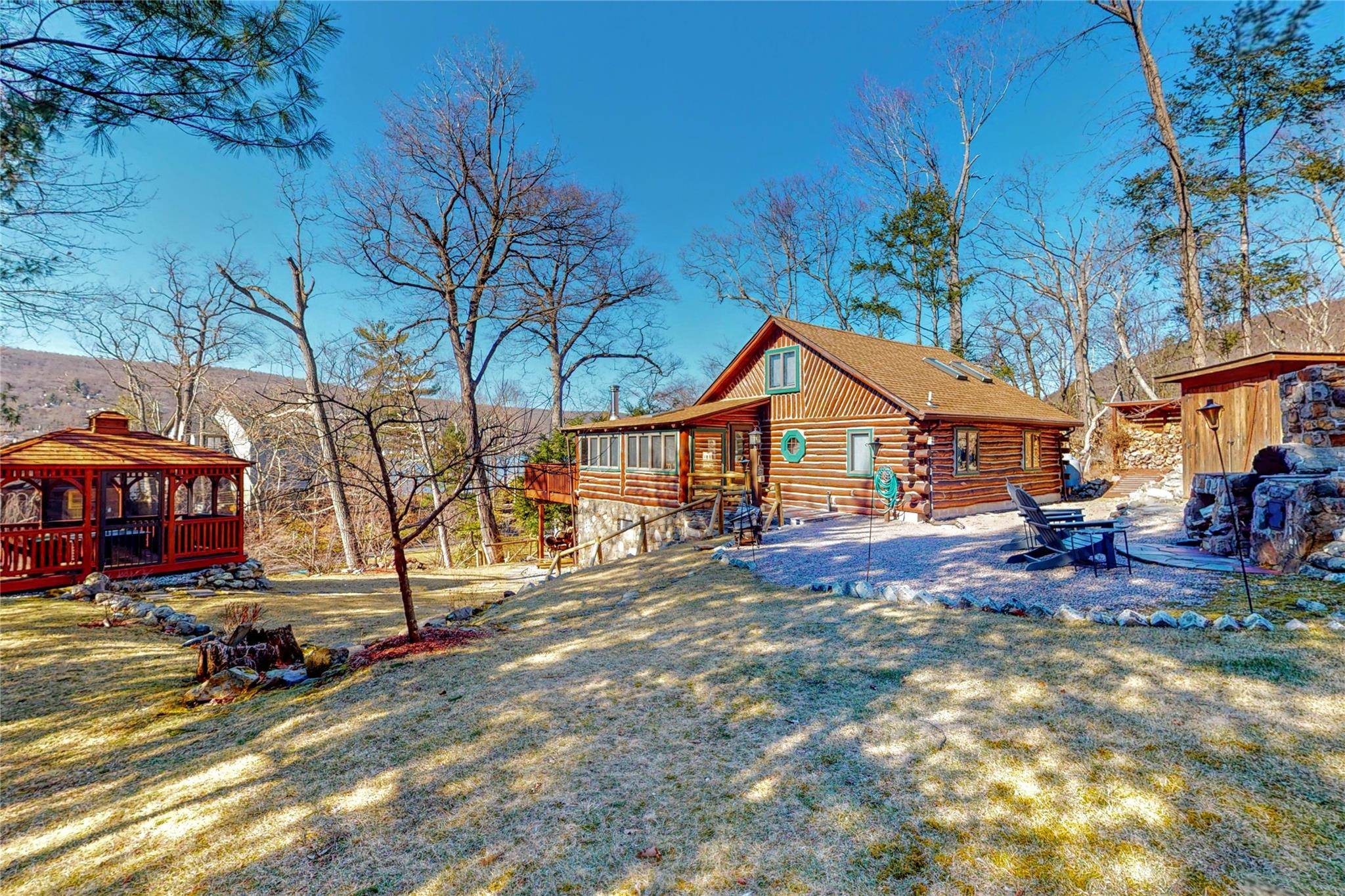 Greenwood Lake, NY 10925,130 Woods RD