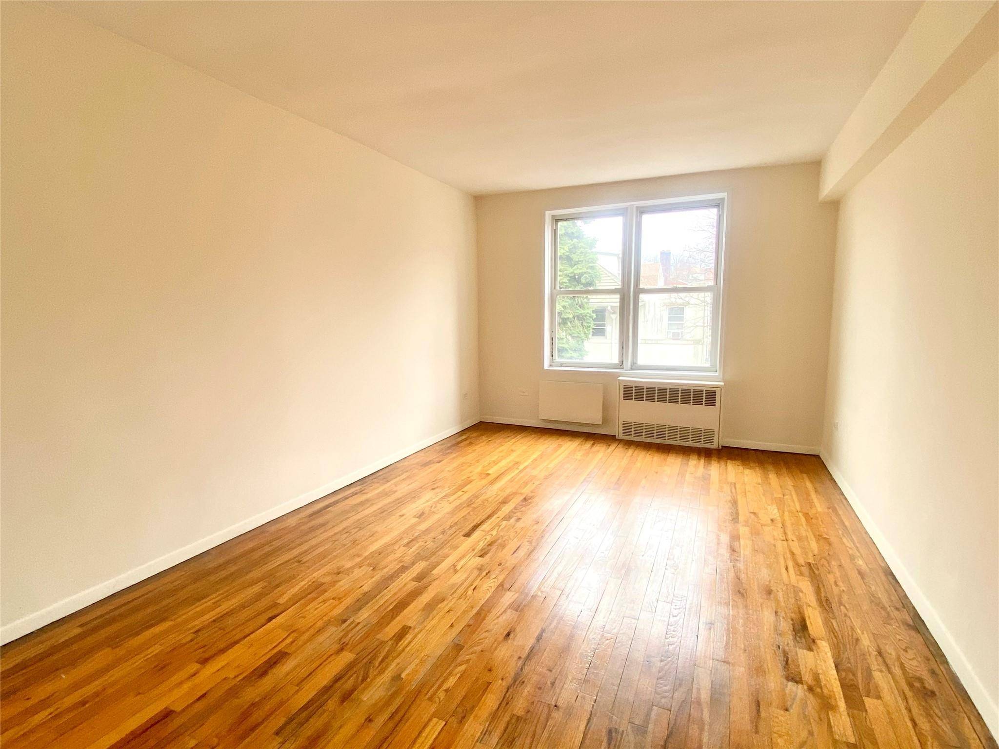 Kew Gardens, NY 11415,83-36 Beverly RD #3D