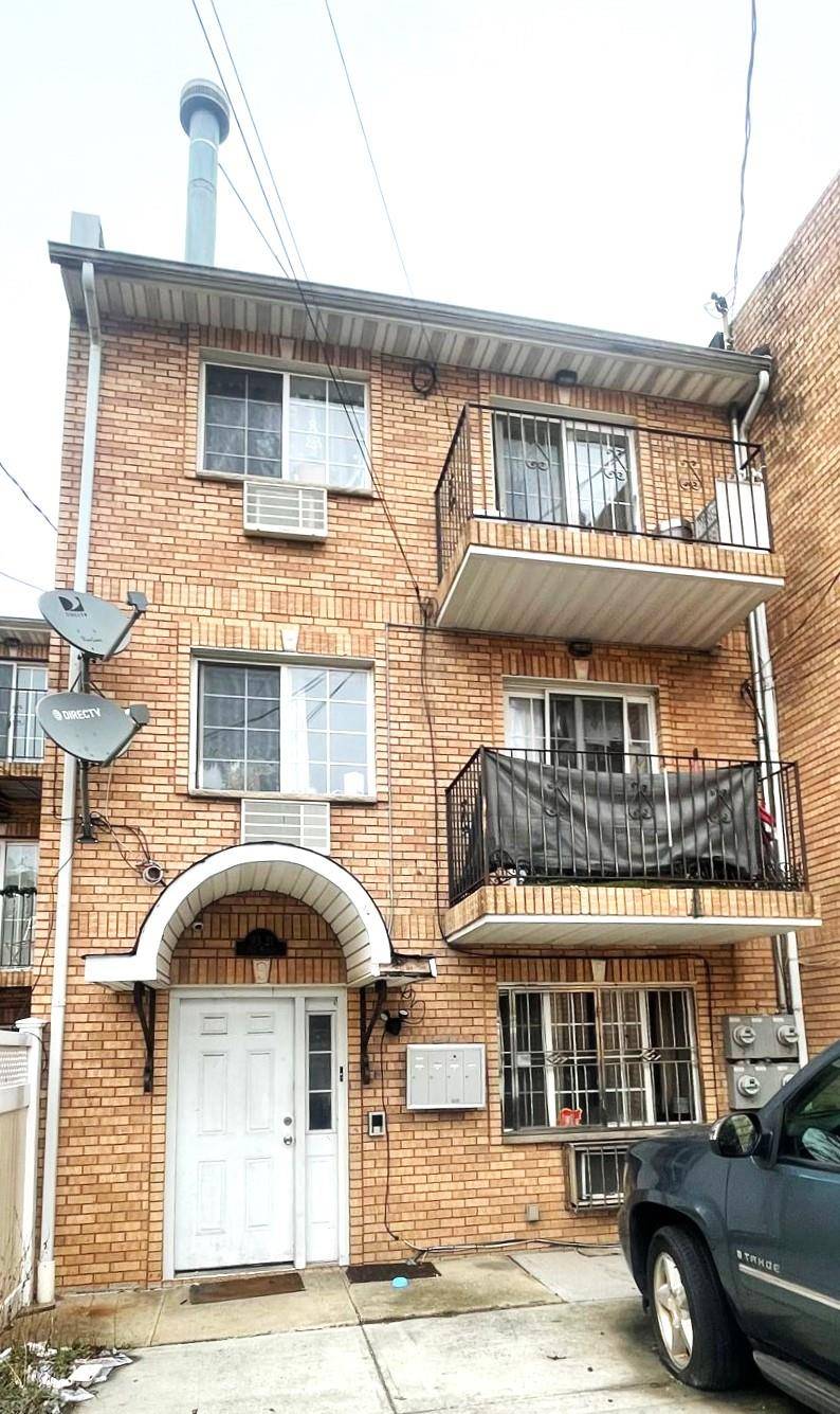 Hollis, NY 11423,9321 197th ST