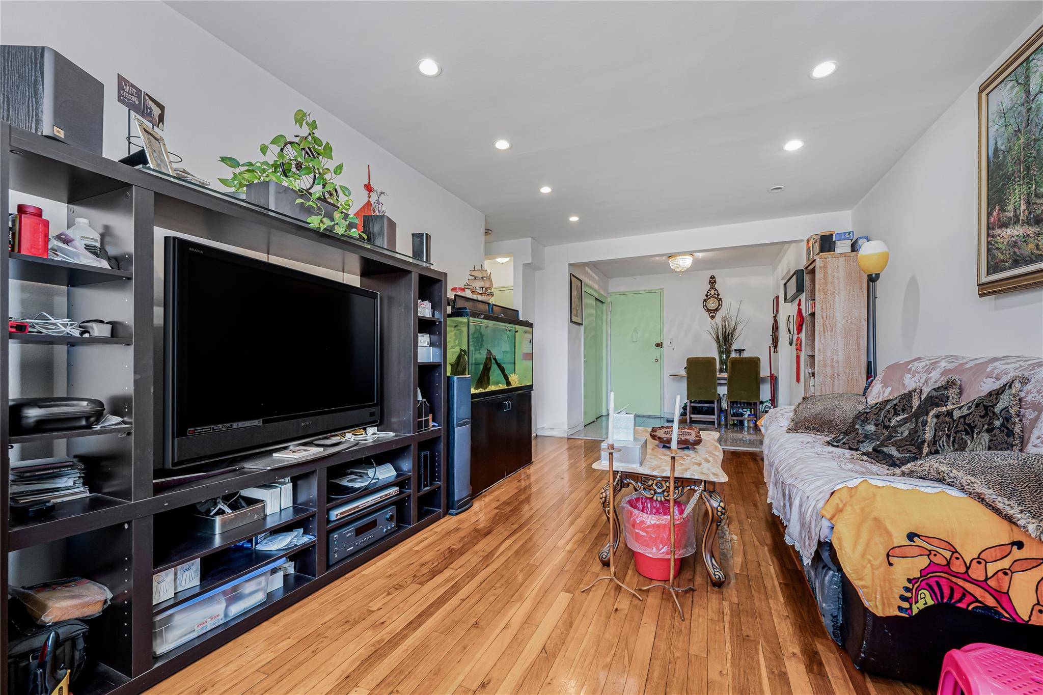 Forest Hills, NY 11375,67-50 Thornton PL #2J