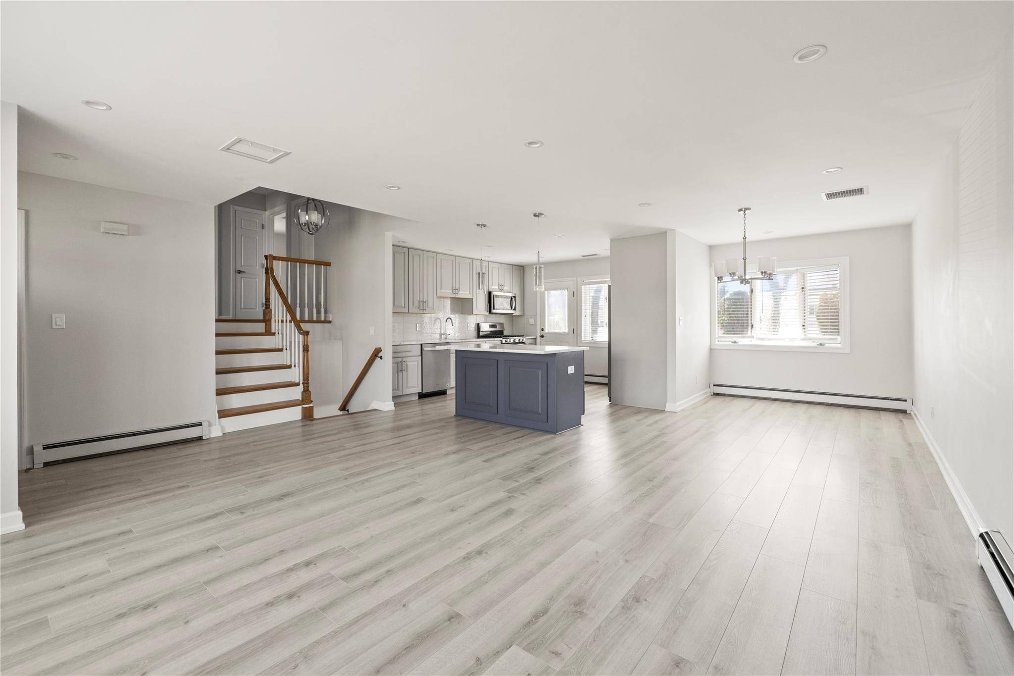 Jericho, NY 11753,114 Celia DR