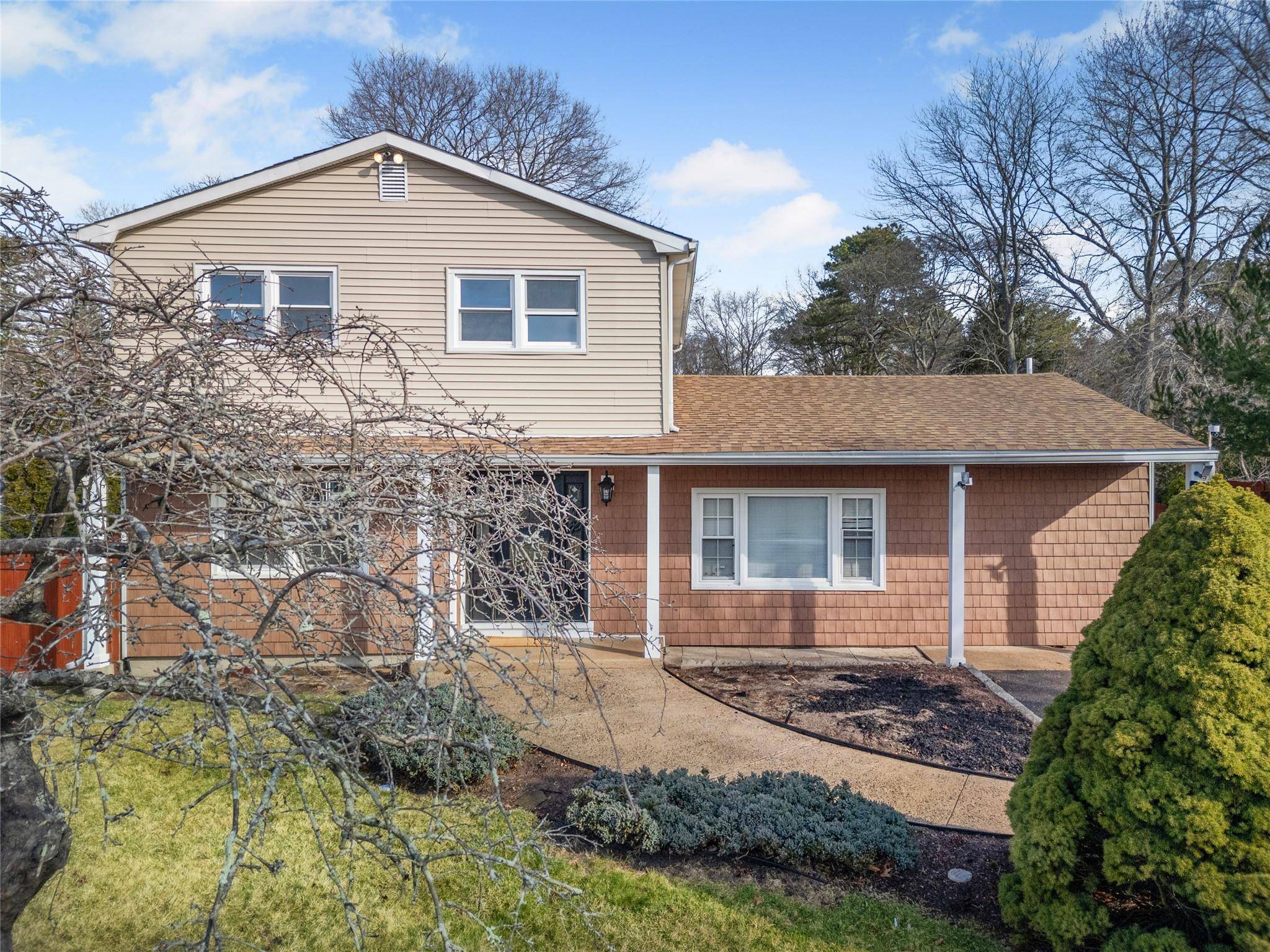 Selden, NY 11784,49 Hemlock ST
