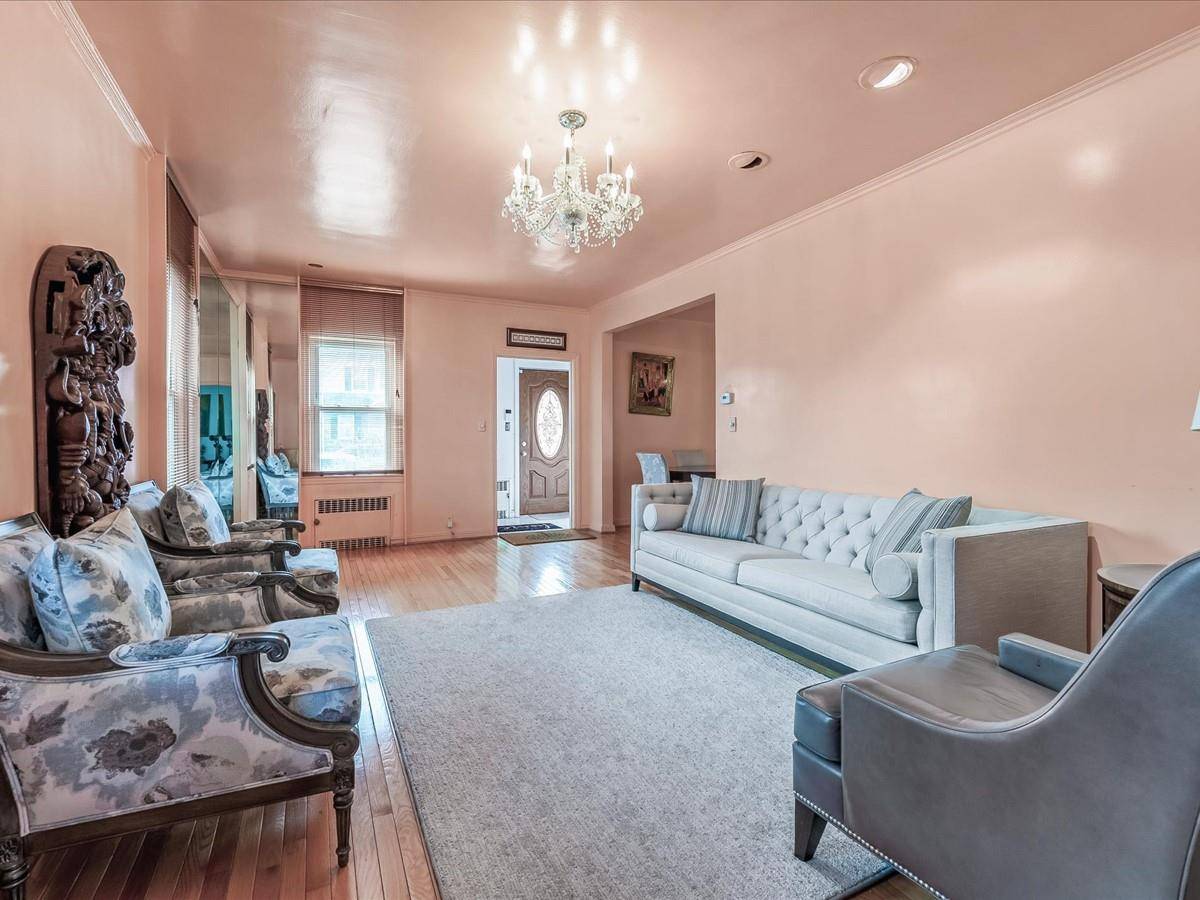 Bayside, NY 11364,4916 216th ST