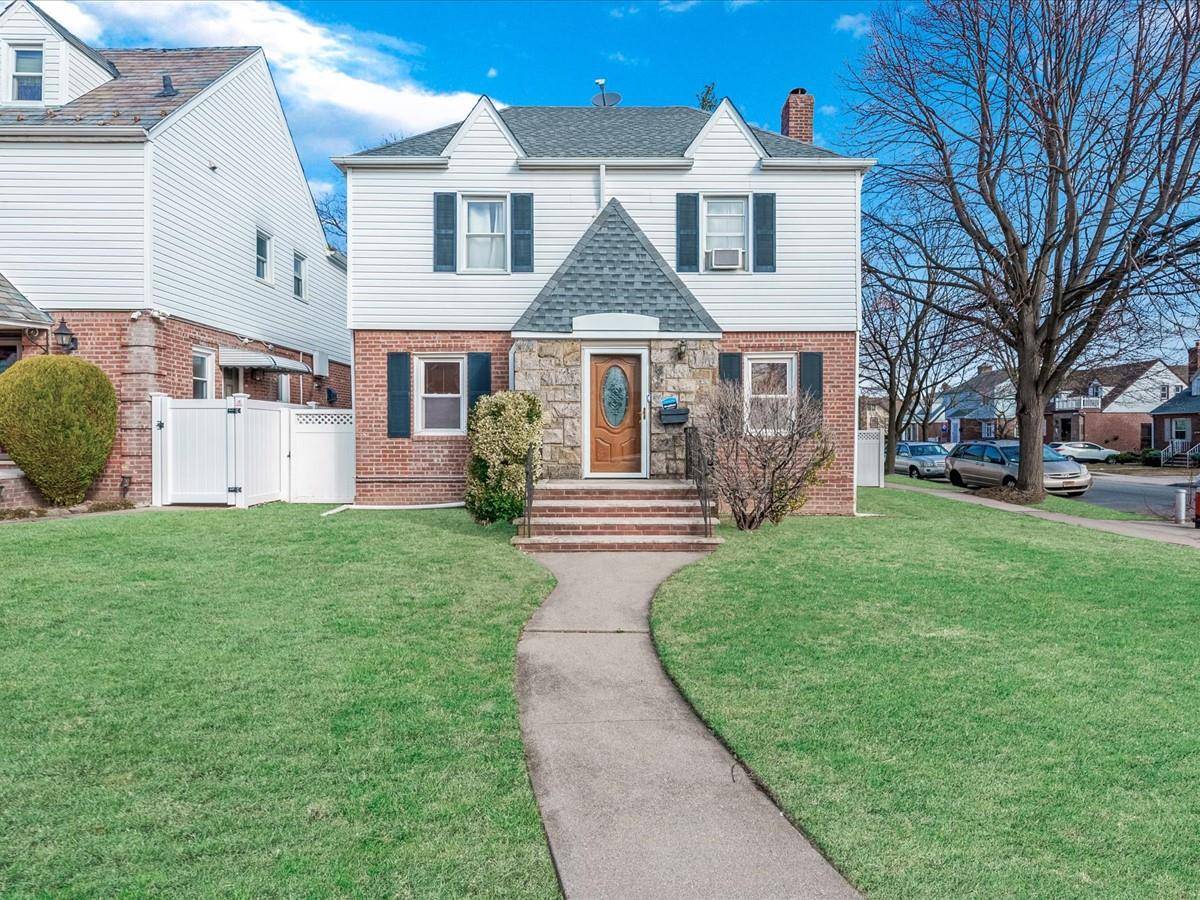 Bayside, NY 11364,4916 216th ST