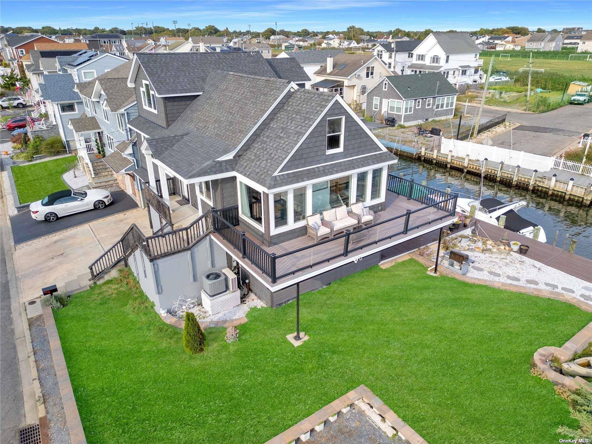 Lindenhurst, NY 11757,998 Pacific ST
