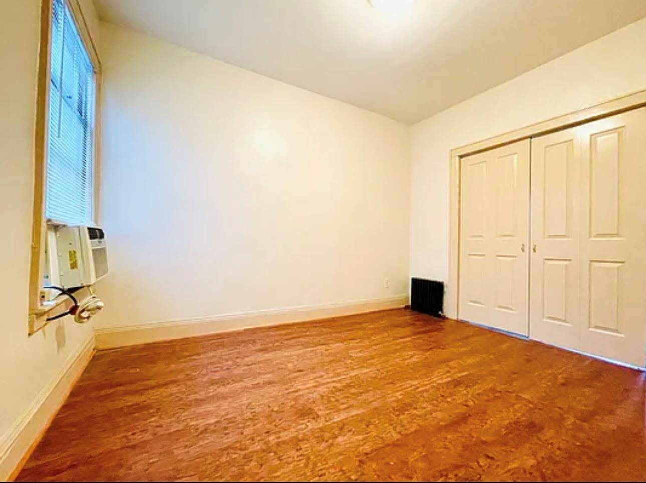 Glendale, NY 11385,62-16 Myrtle AVE #2F