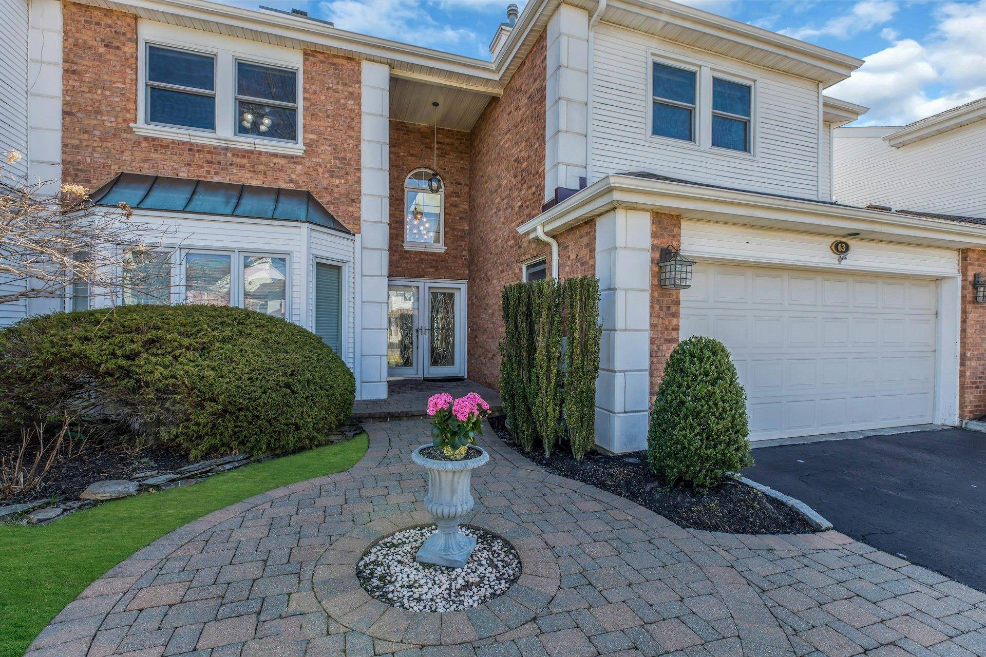 Commack, NY 11725,63 Hamlet DR #63