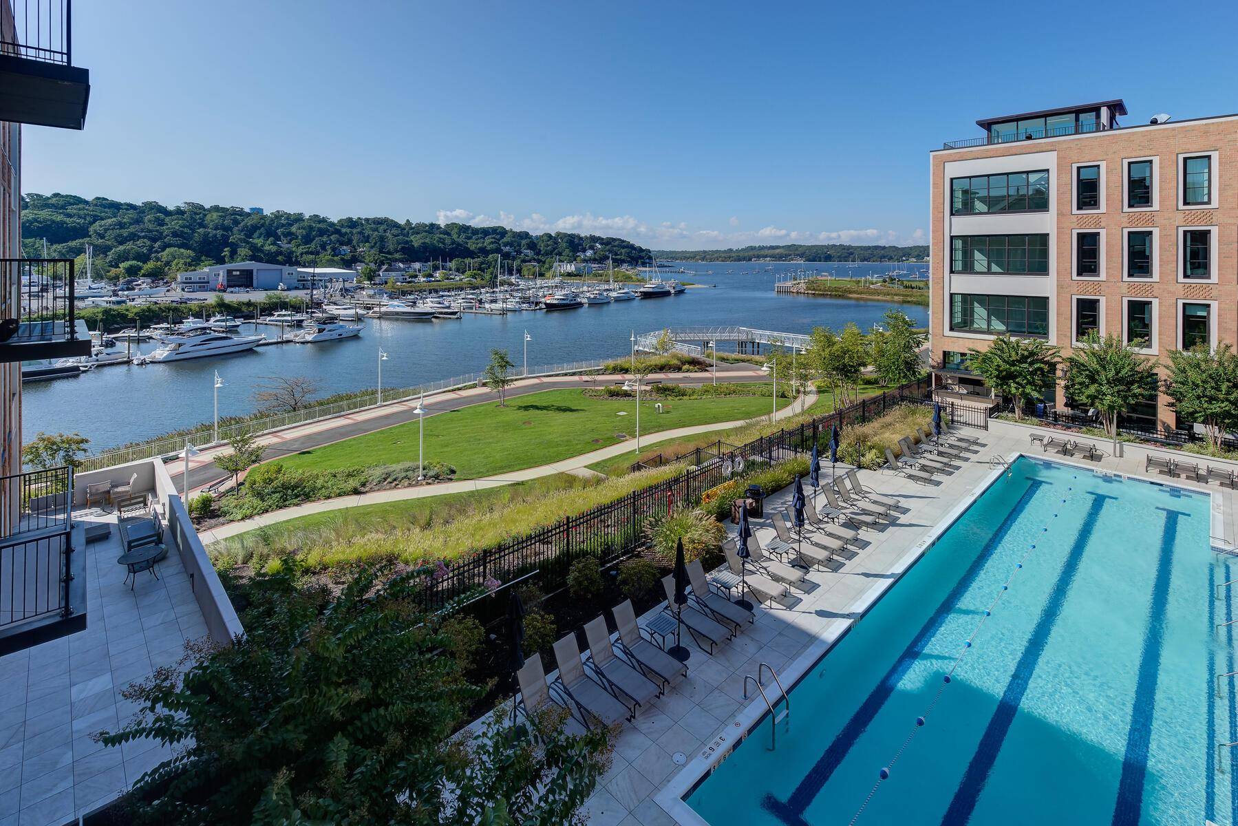 Glen Cove, NY 11542,100 Garvies Point RD #1237