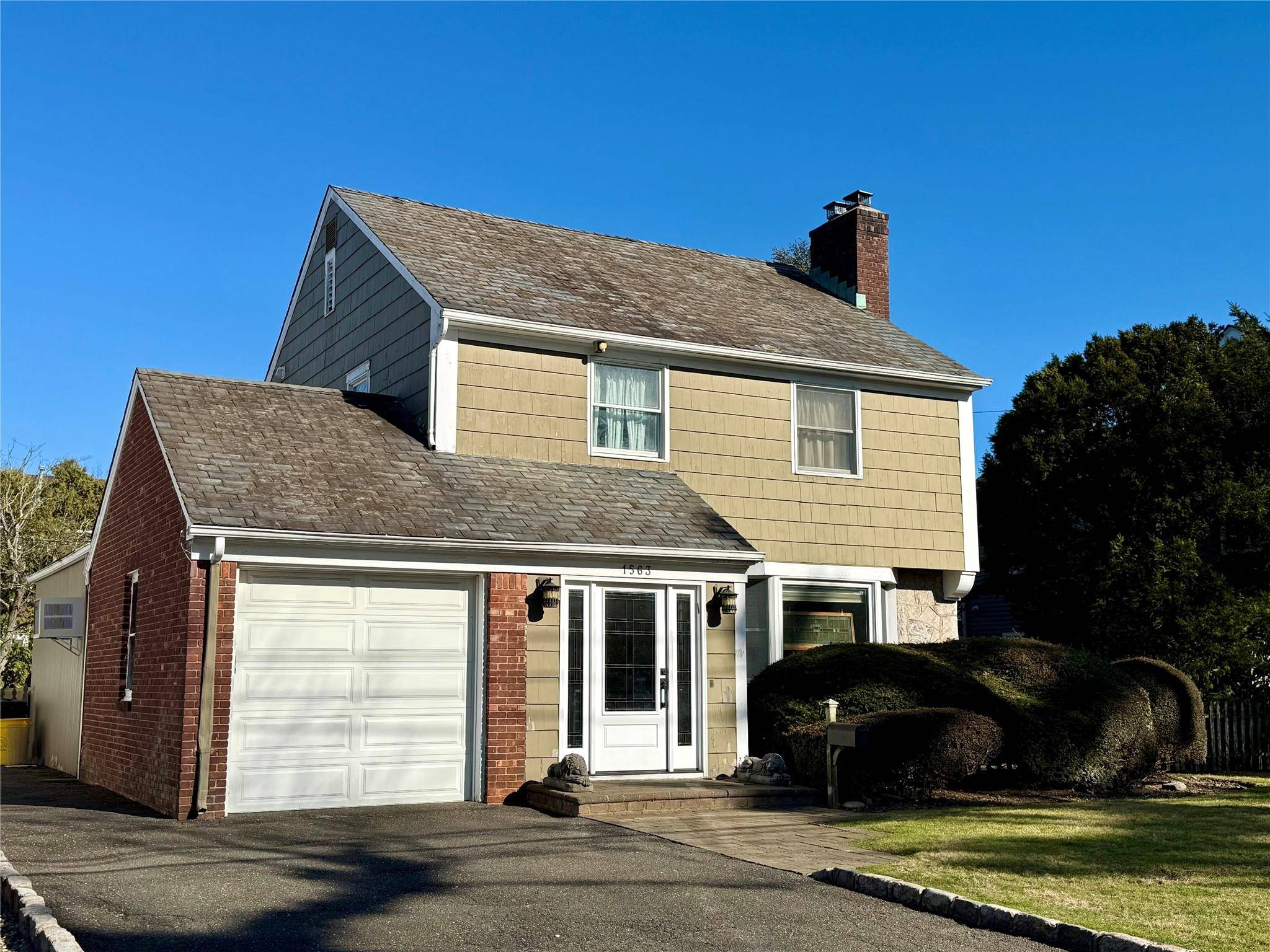 Hewlett, NY 11557,1563 Stevenson RD