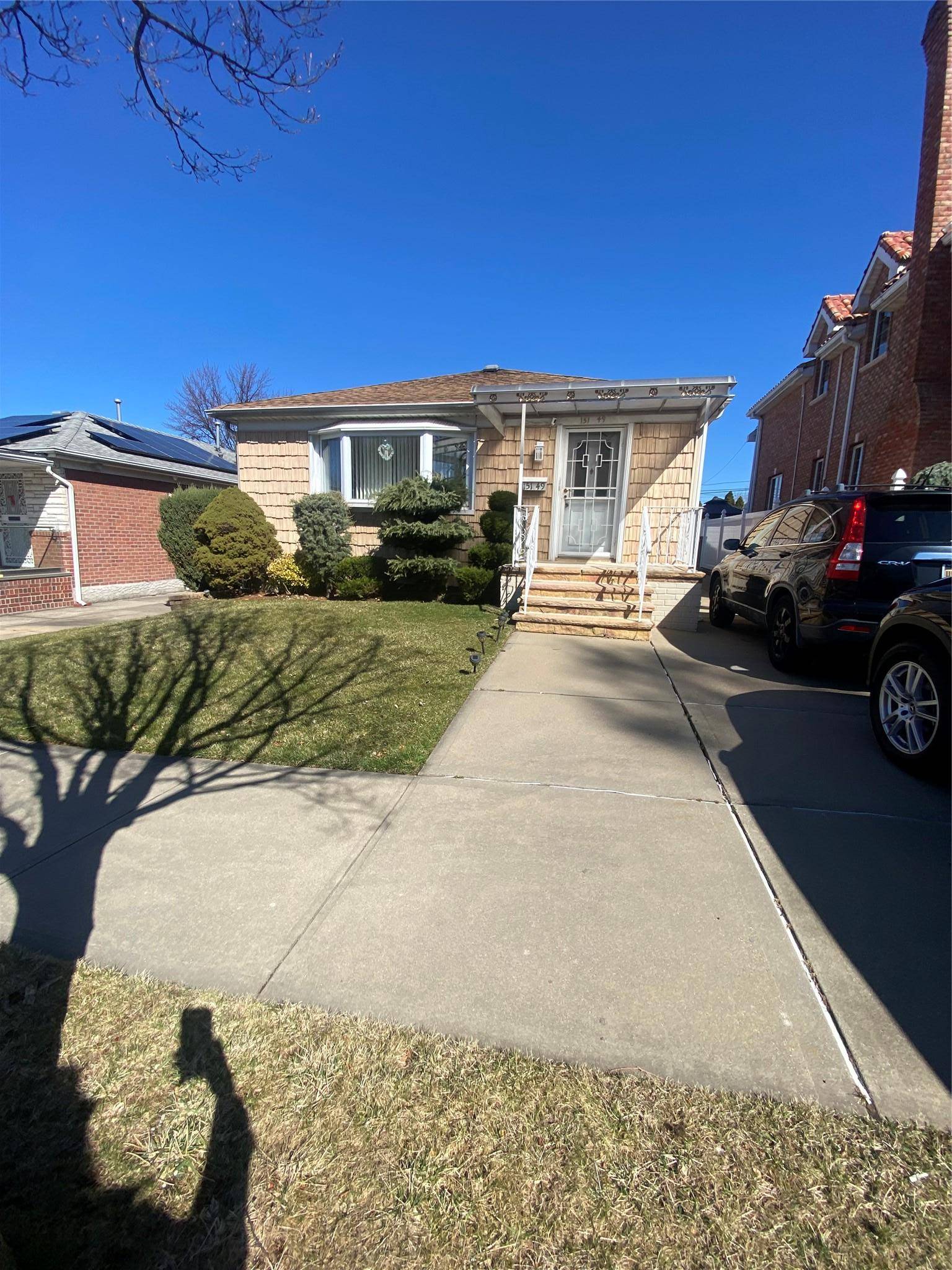 Whitestone, NY 11354,151-49 27 AVENUE