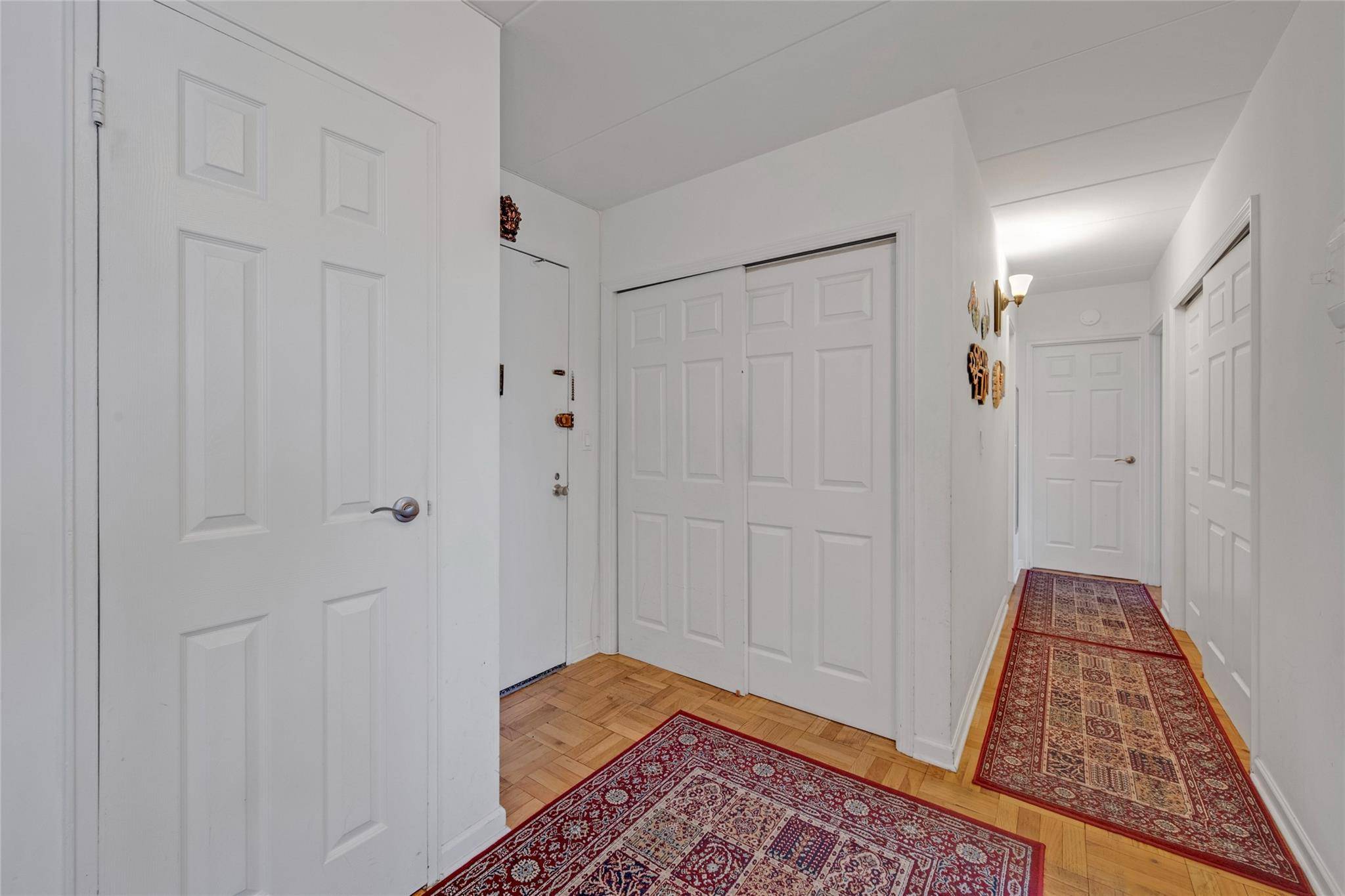 Scarsdale, NY 10583,370 Central Park Avenue #5C
