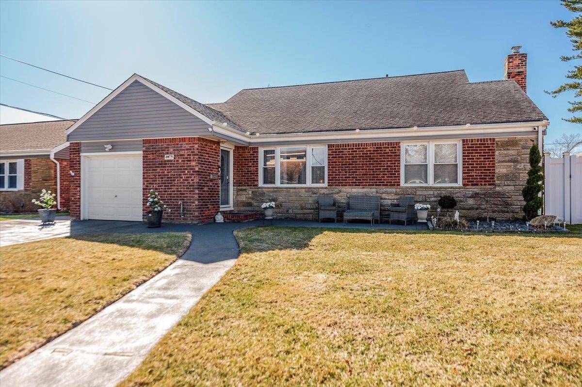 Valley Stream, NY 11580,1075 Frances DR