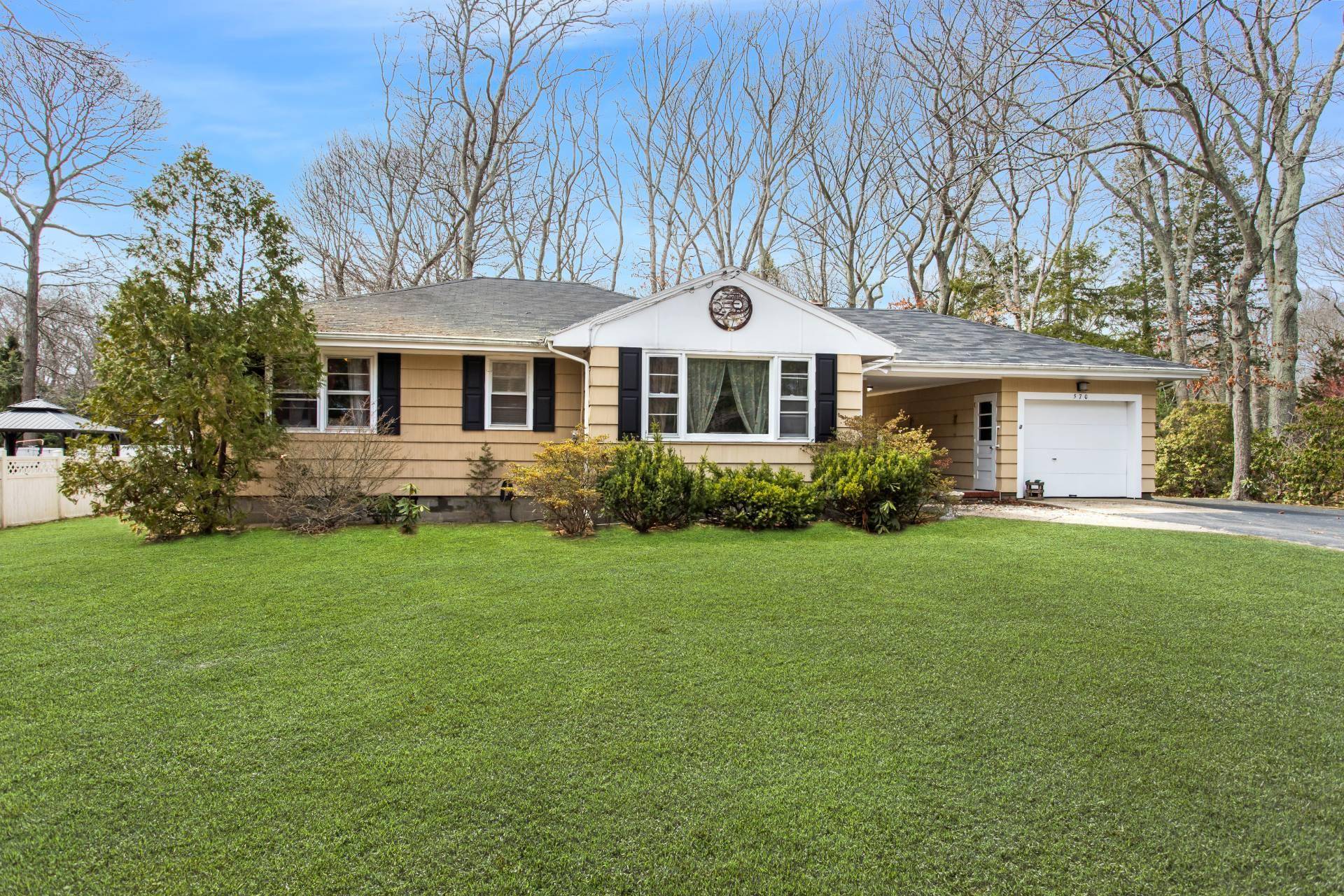 Southold, NY 11971,570 N North Bayview RD