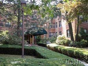 White Plains, NY 10605,2 Greenridge AVE #2E