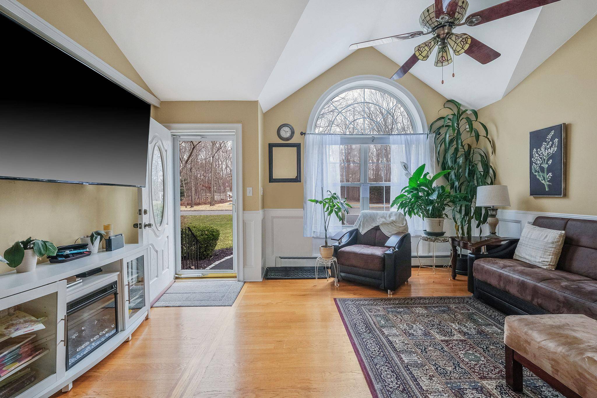Center Moriches, NY 11934,12 Black Pine ST