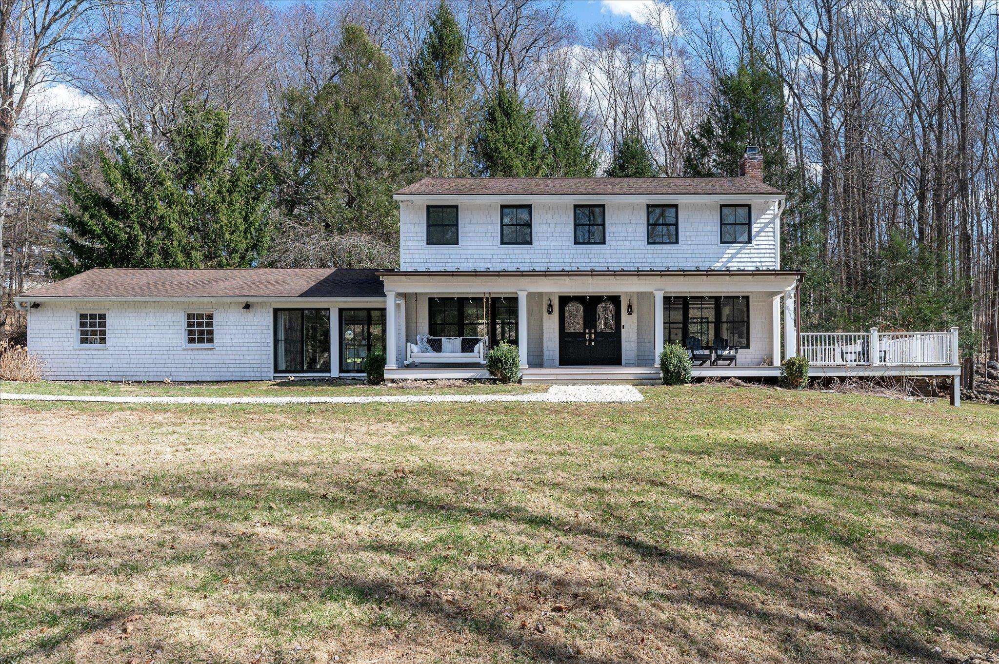 Pound Ridge, NY 10576,8 Maclean DR