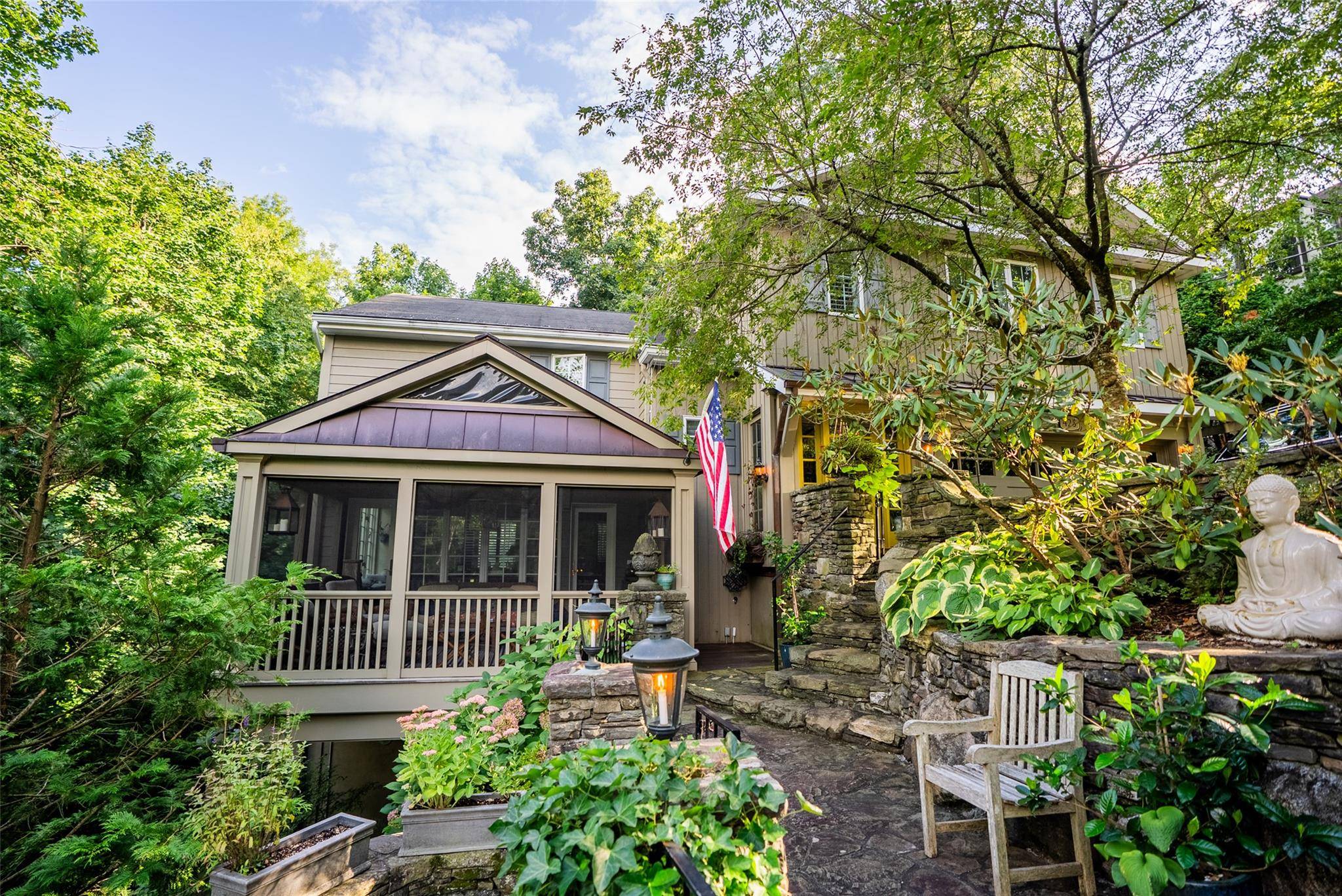 Mamaroneck, NY 10543,425 Soundview AVE