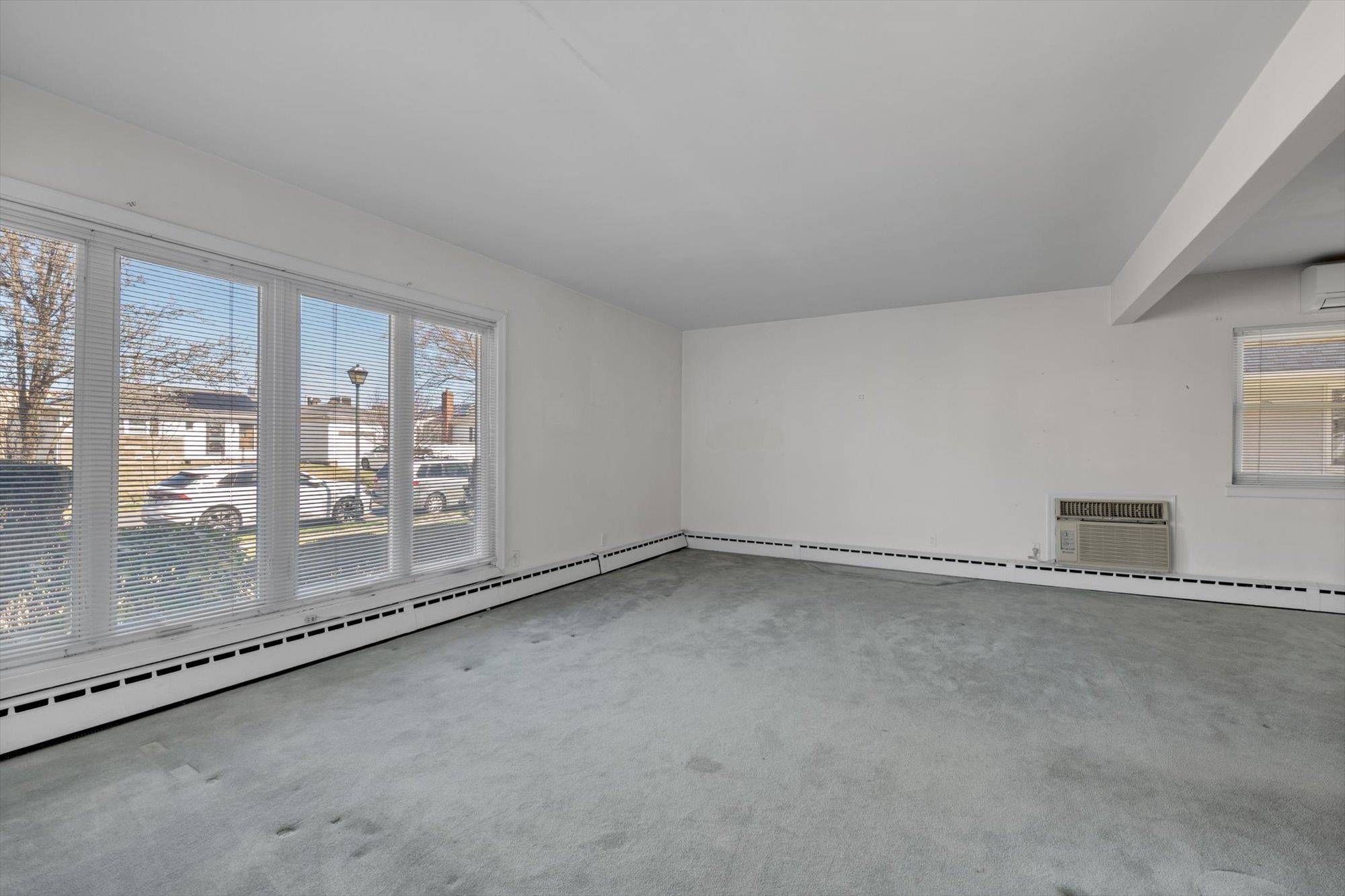 New Hyde Park, NY 11040,70 Joseph ST