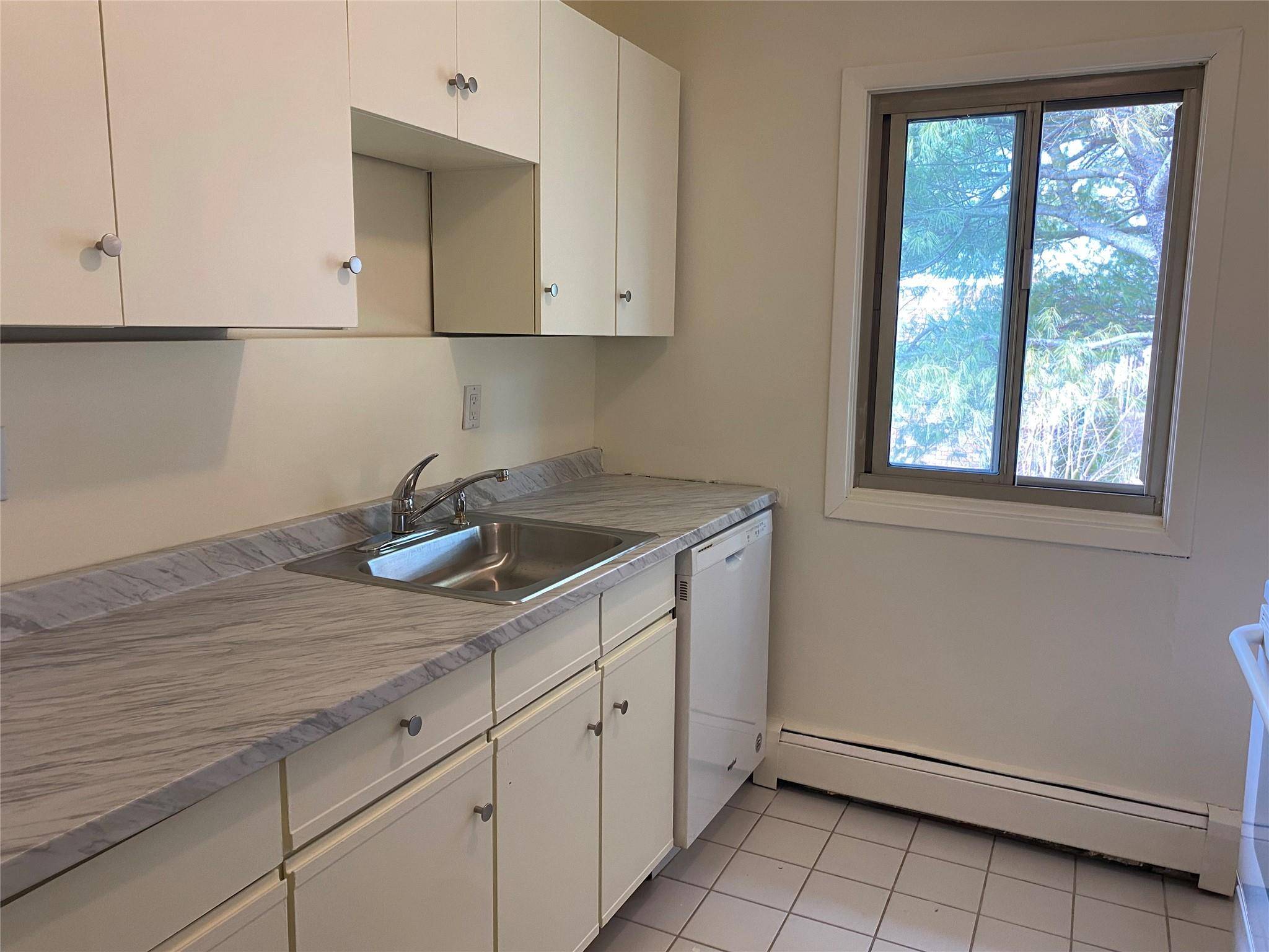 Islip, NY 11751,2417 Union Boulevard #3B