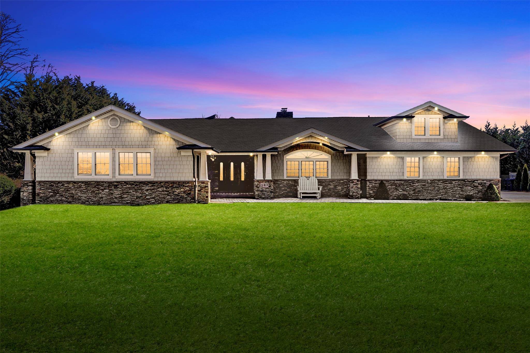West Islip, NY 11795,241 Willetts LN