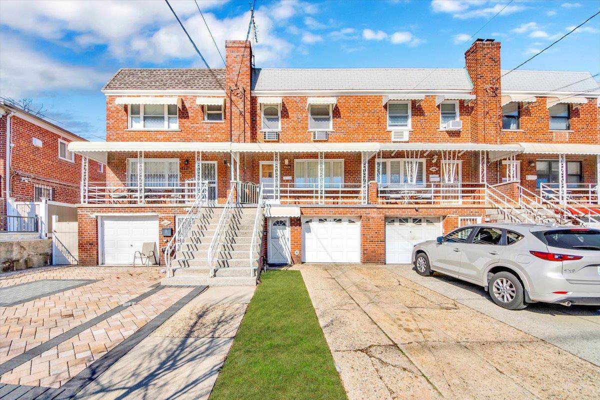 Bronx, NY 10469,2443 Fish AVE