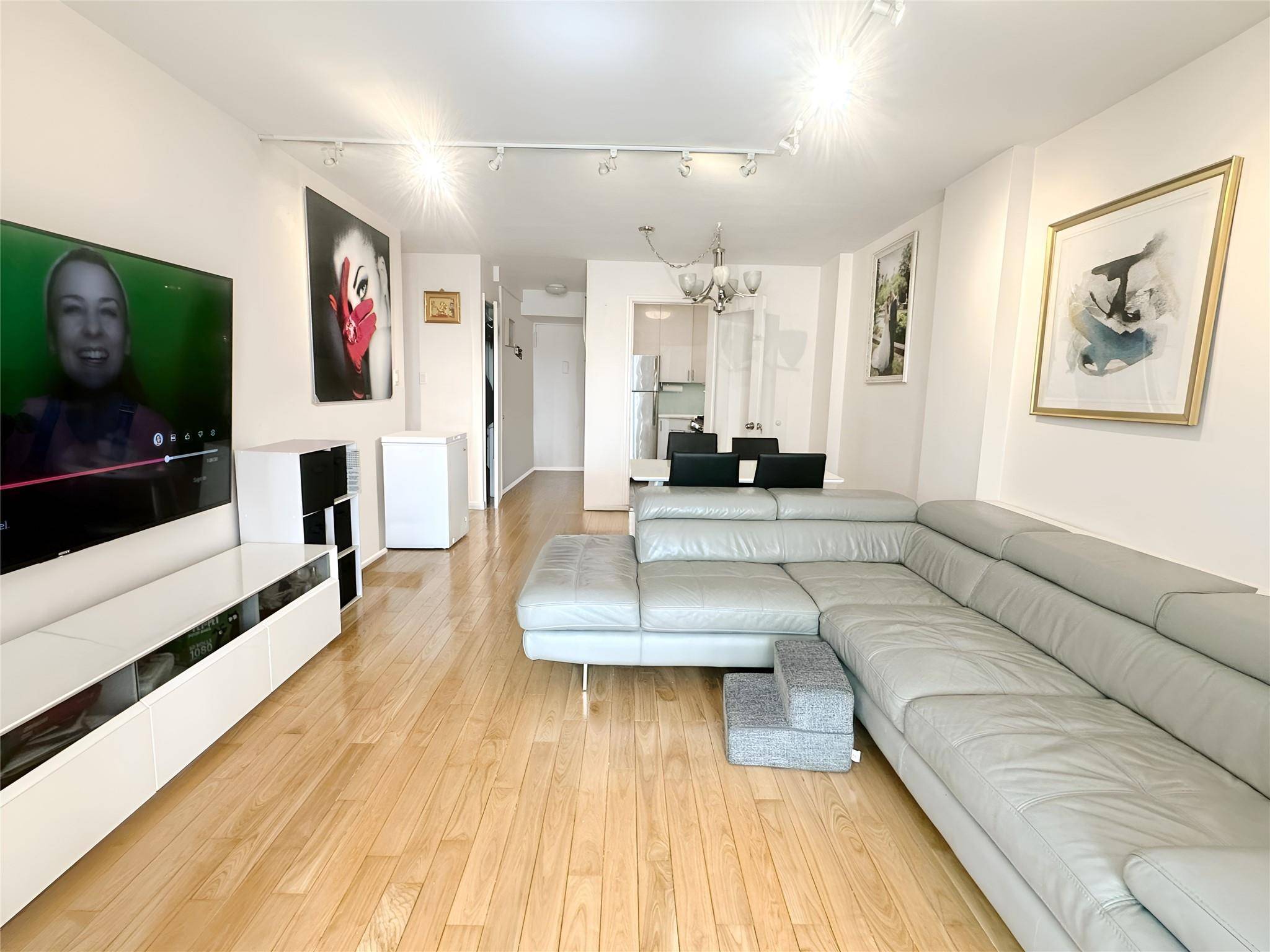 Forest Hills, NY 11375,61-20 Grand Central Pkwy #A608