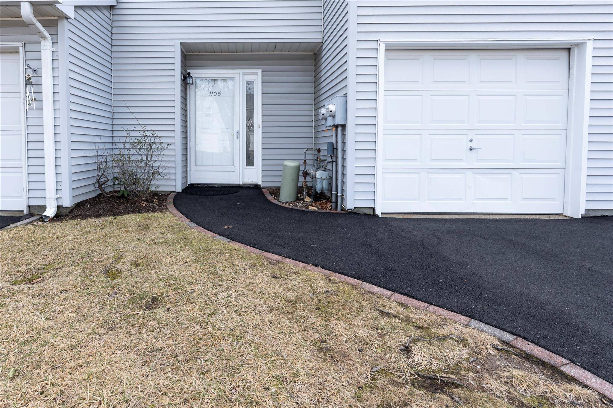 Port Jefferson Station, NY 11776,1105 Sara CIR #1105