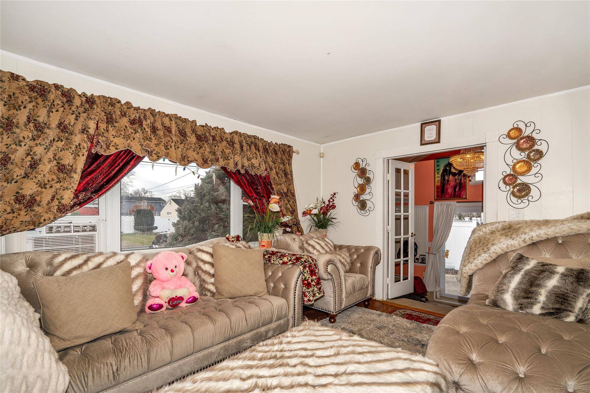 Brentwood, NY 11717,11 Hewes ST