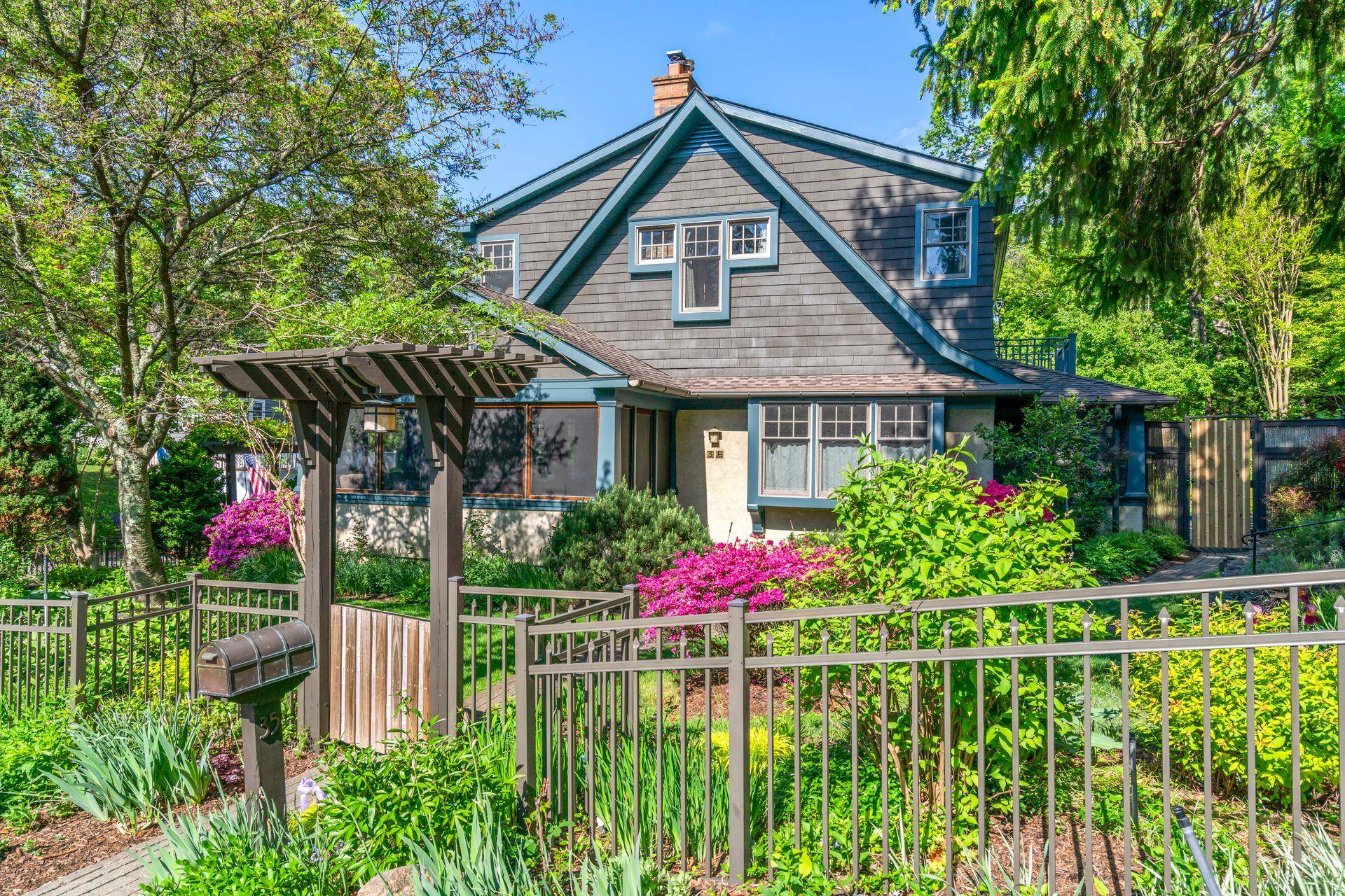 Huntington, NY 11743,35 Glades WAY