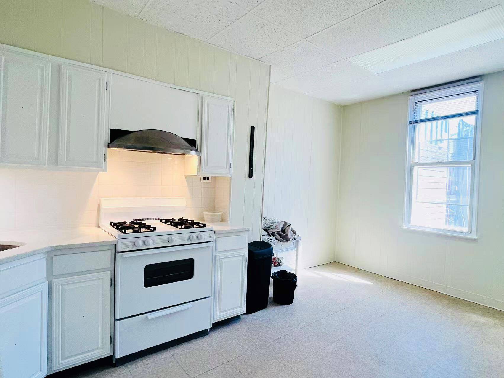 Long Island City, NY 11106,38-31 30 ST #1Fl