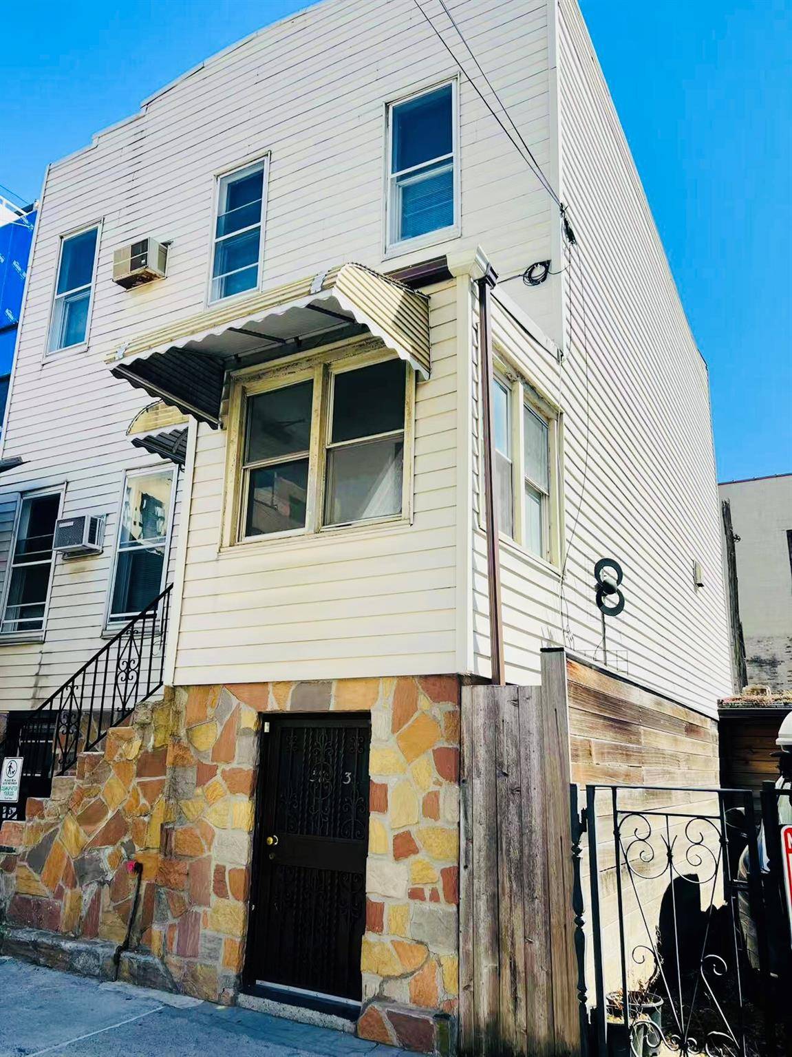Long Island City, NY 11106,38-31 30 ST #1Fl