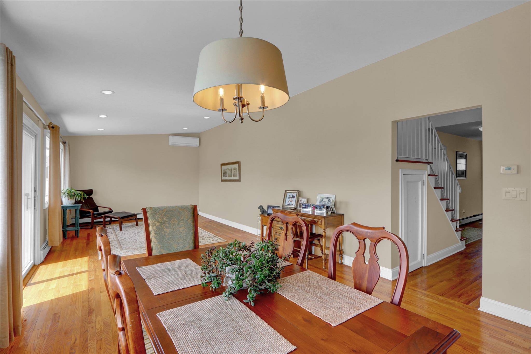 Massapequa, NY 11758,42 Florence AVE