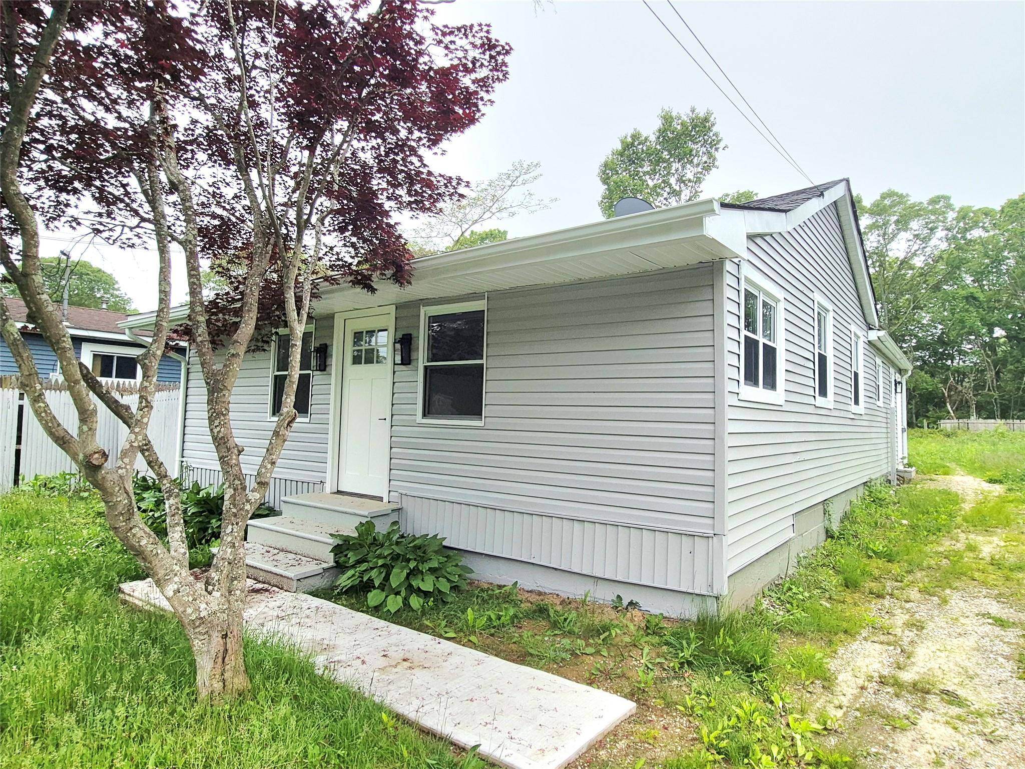 Mastic Beach, NY 11951,28 Mill DR