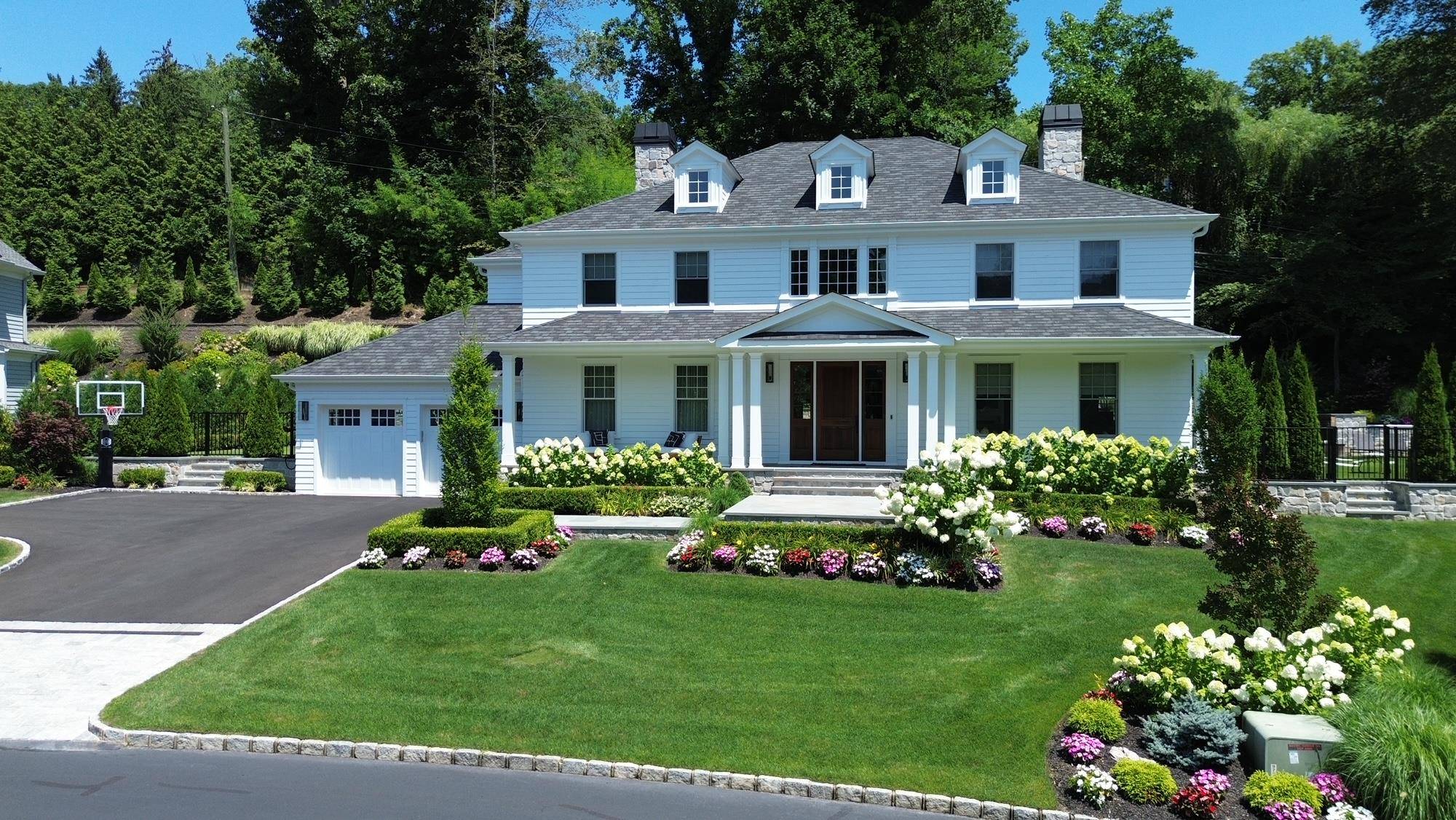 Manhasset, NY 11030,112 Plymouth Court