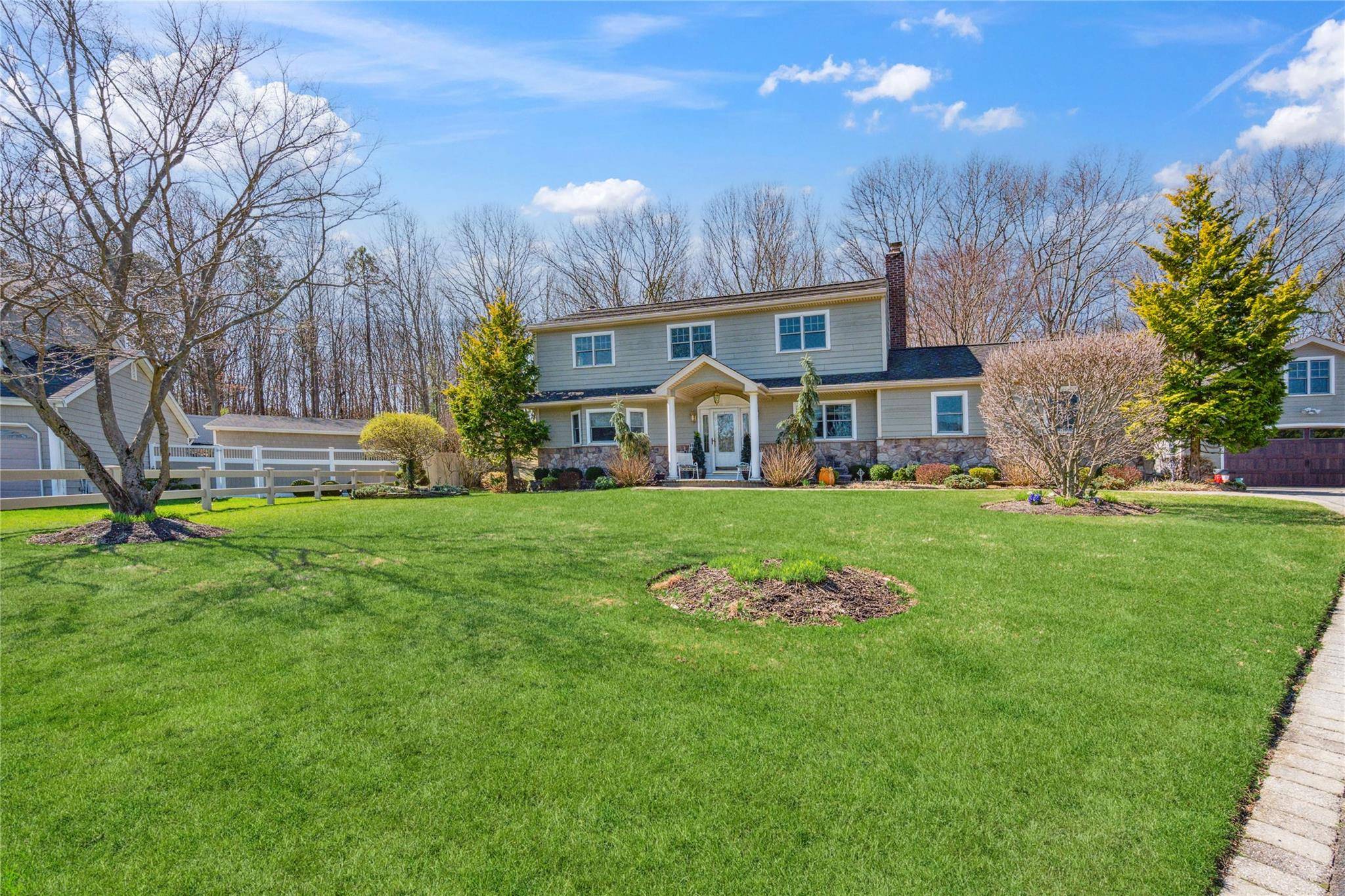 Farmingville, NY 11738,8 Beverly CT