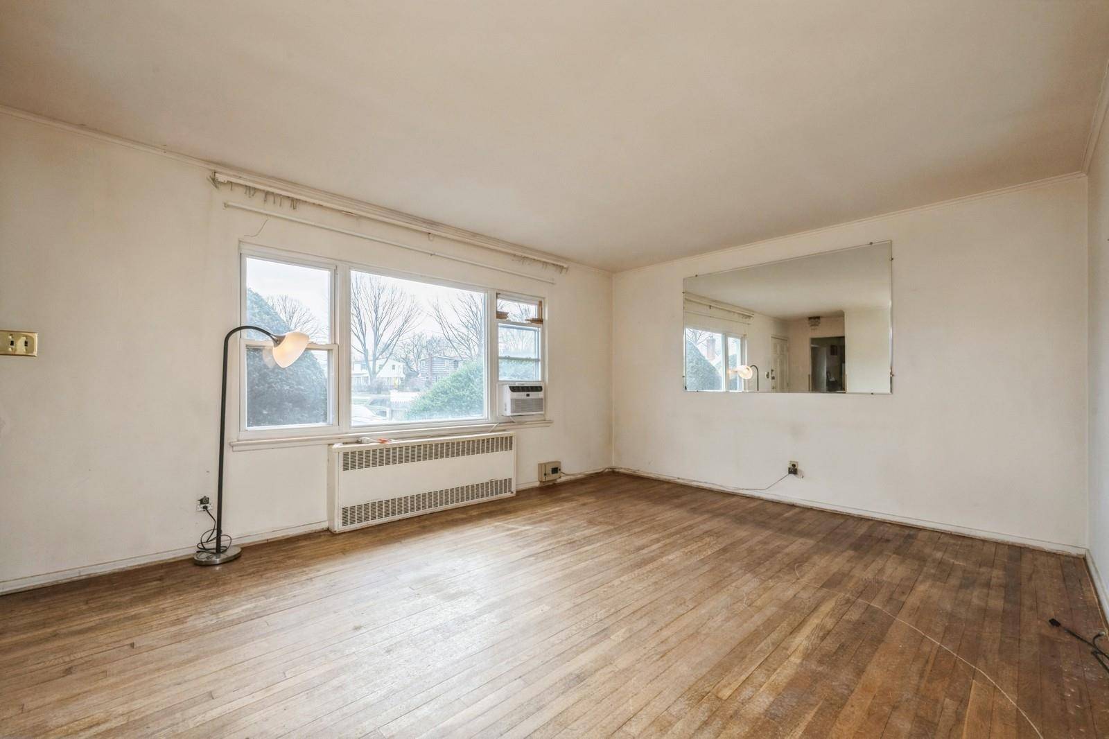 Hicksville, NY 11801,3 Narkin CT