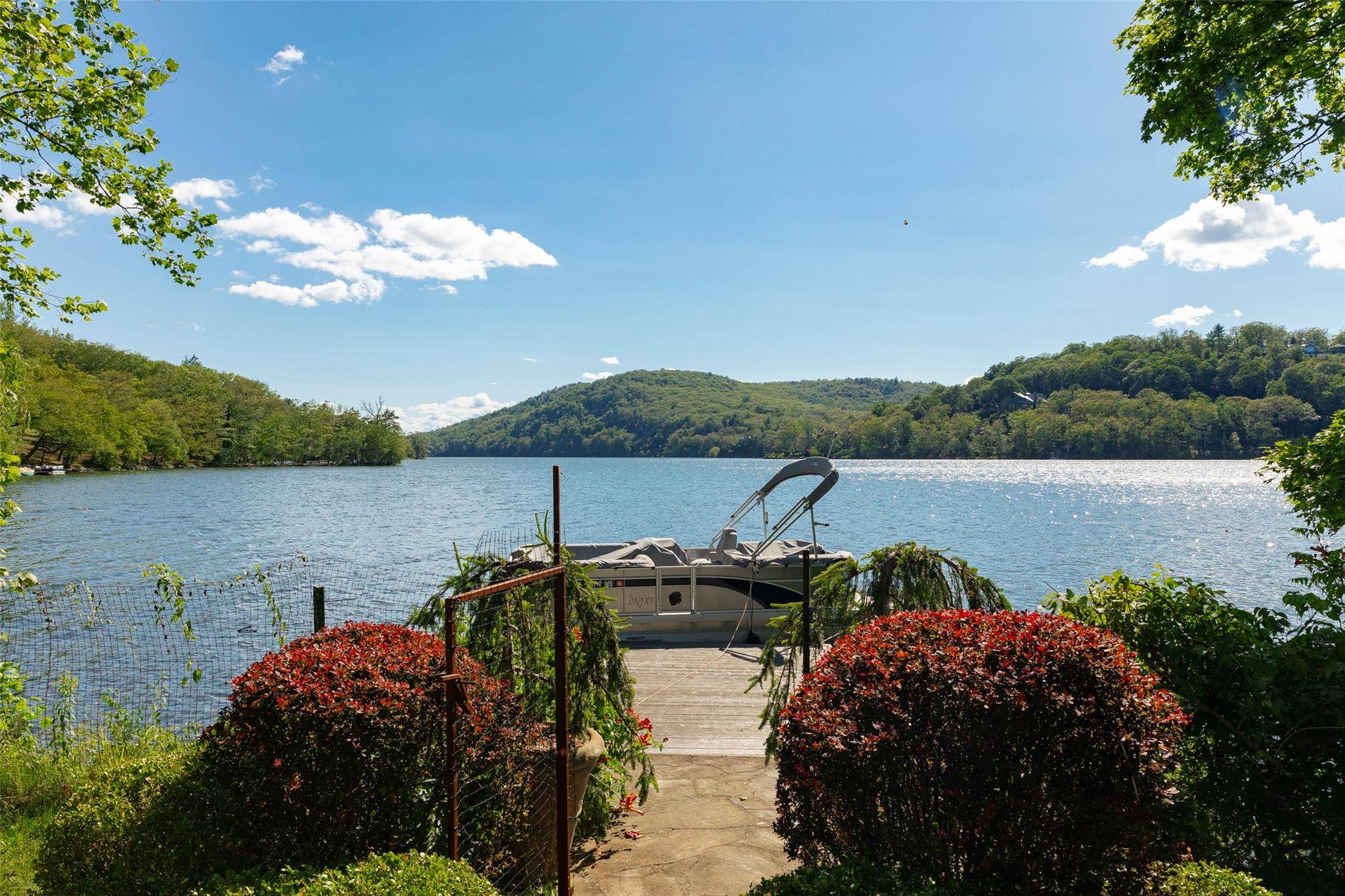 Tuxedo Park, NY 10987,193 Tuxedo RD