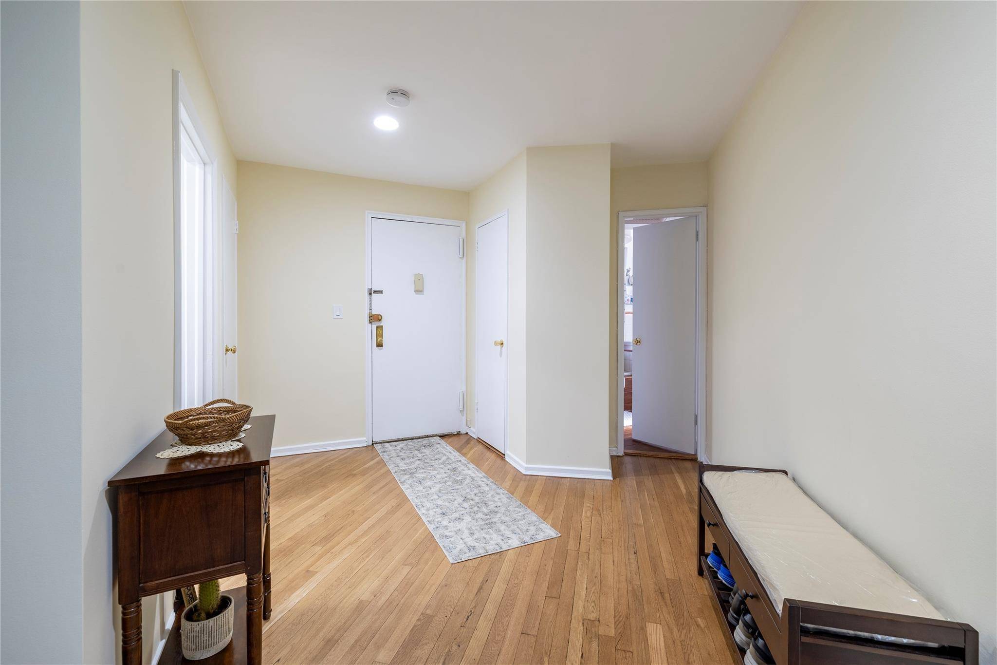 Rockville Centre, NY 11570,195 N Village AVE #E2