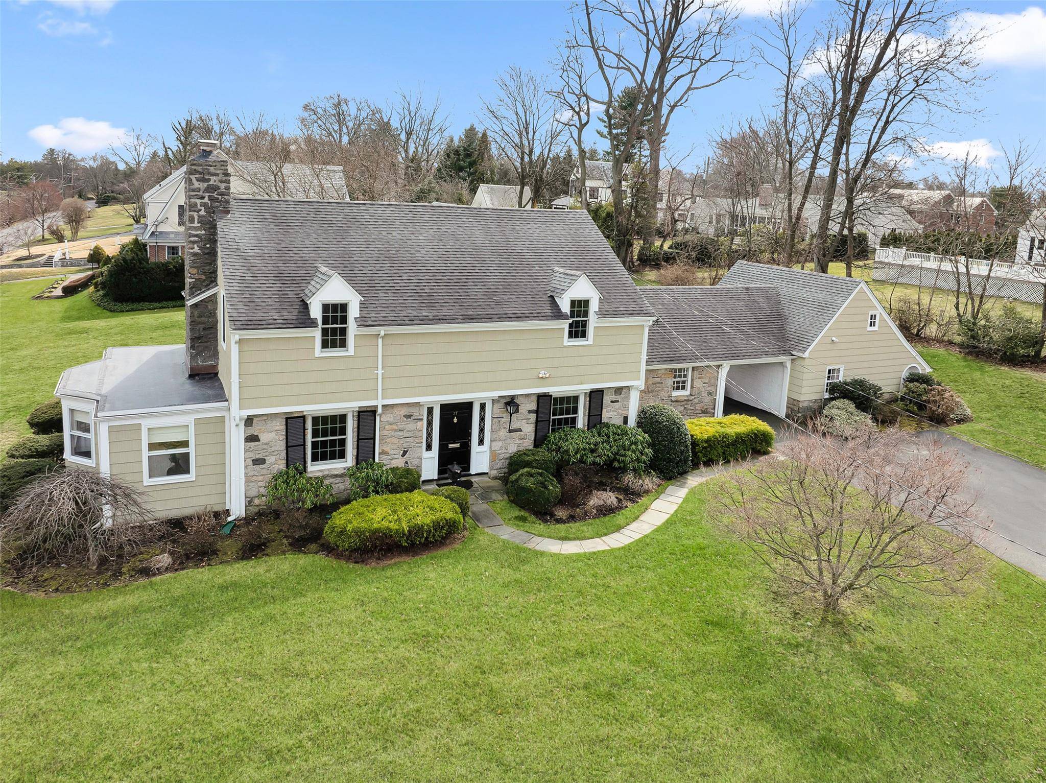 White Plains, NY 10605,37 Hathaway LN