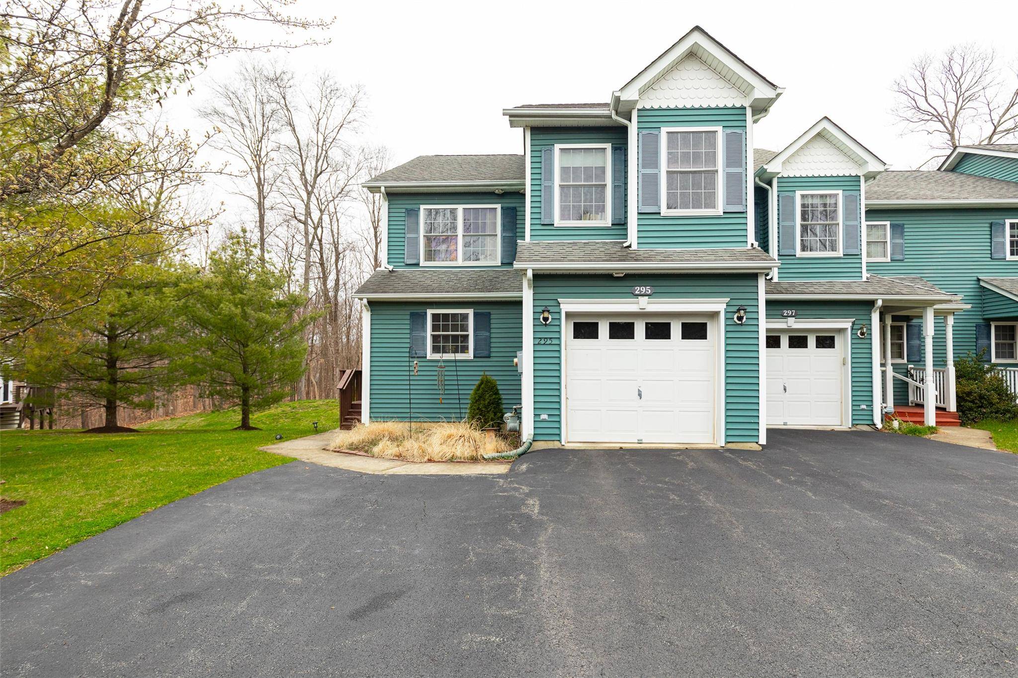 Hyde Park, NY 12538,295 Pinebrook DR