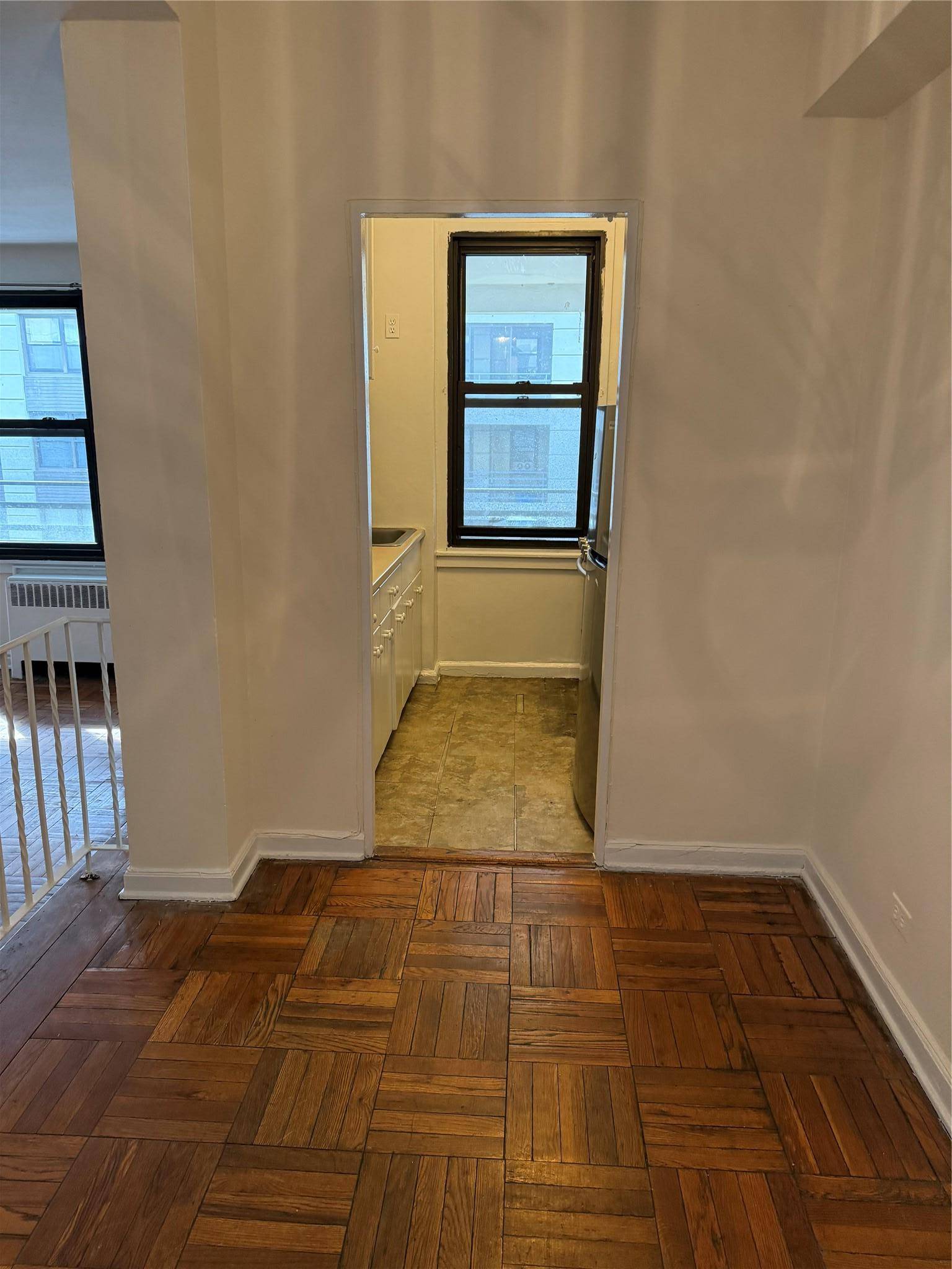 Rego Park, NY 11374,98-10 64th Ave #4D