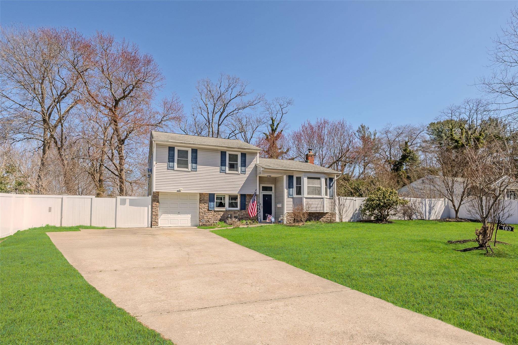 Port Jefferson, NY 11777,103 Glenwood LN