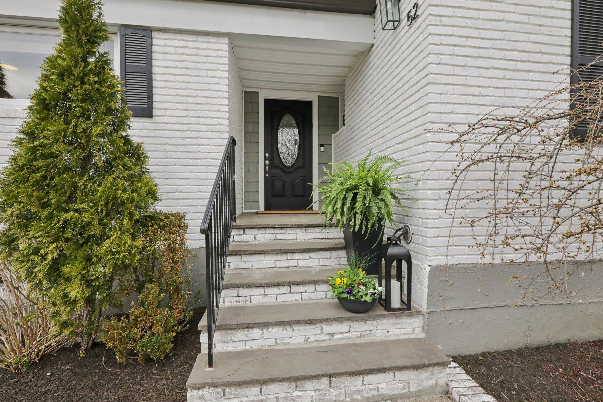 New Rochelle, NY 10804,52 Stony RUN