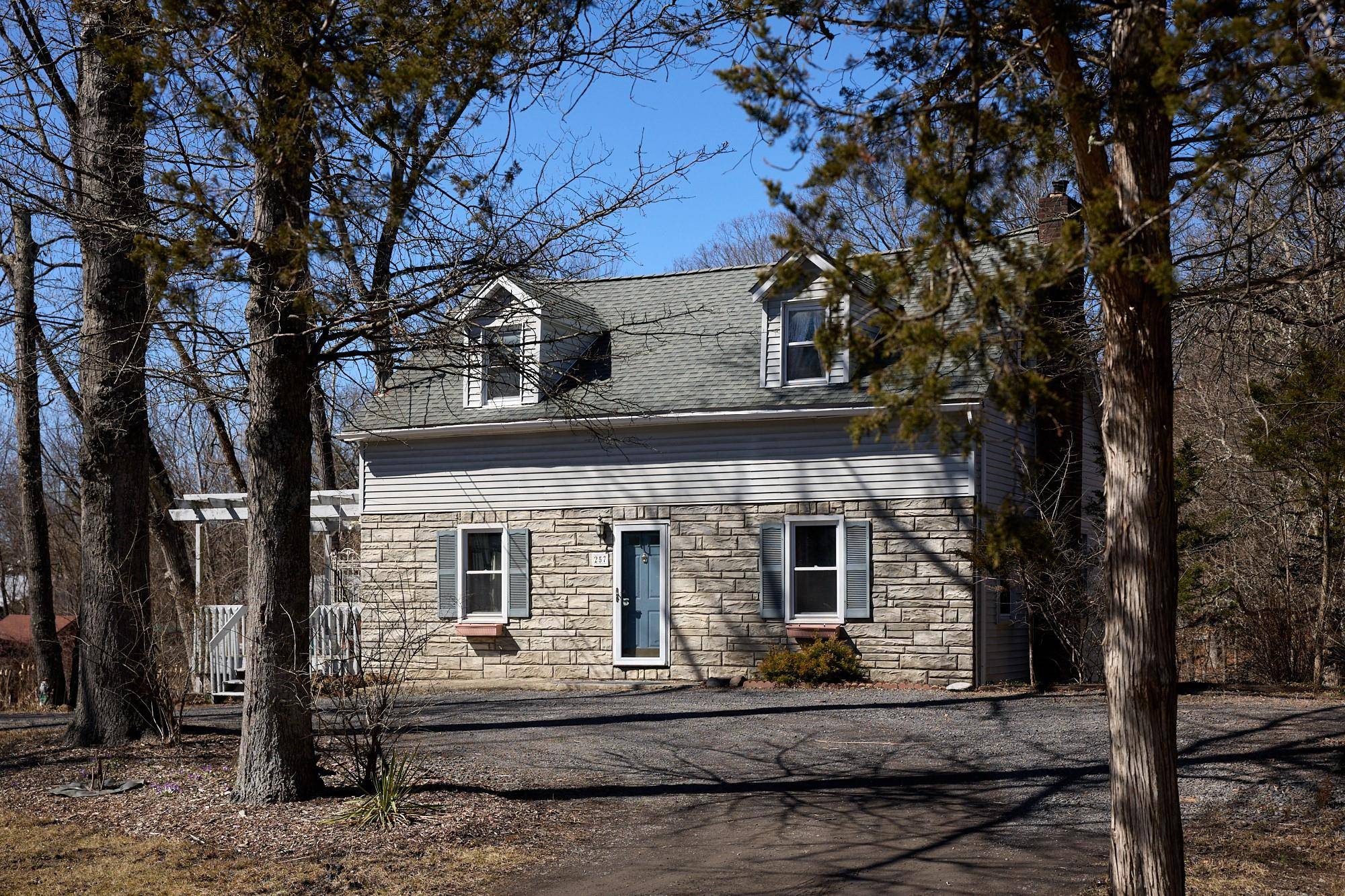 New Paltz, NY 12561,257 State Route 32