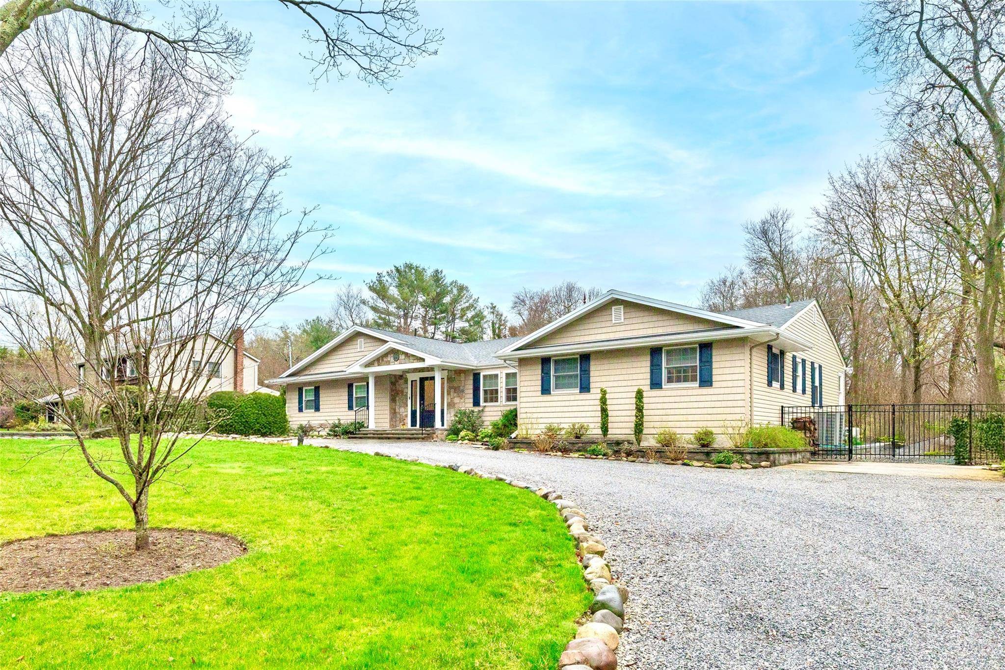 Huntington, NY 11743,45 Dunlop RD